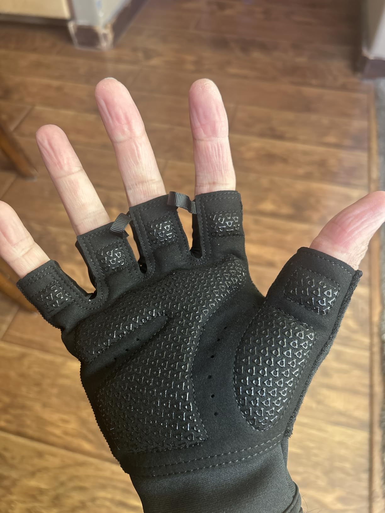 ATERCEL Workout Gloves for Men and Women, Exercise Gloves for Weight Lifting, Cycling, Gym, Training, Breathable and Snug fit customer photo 2
