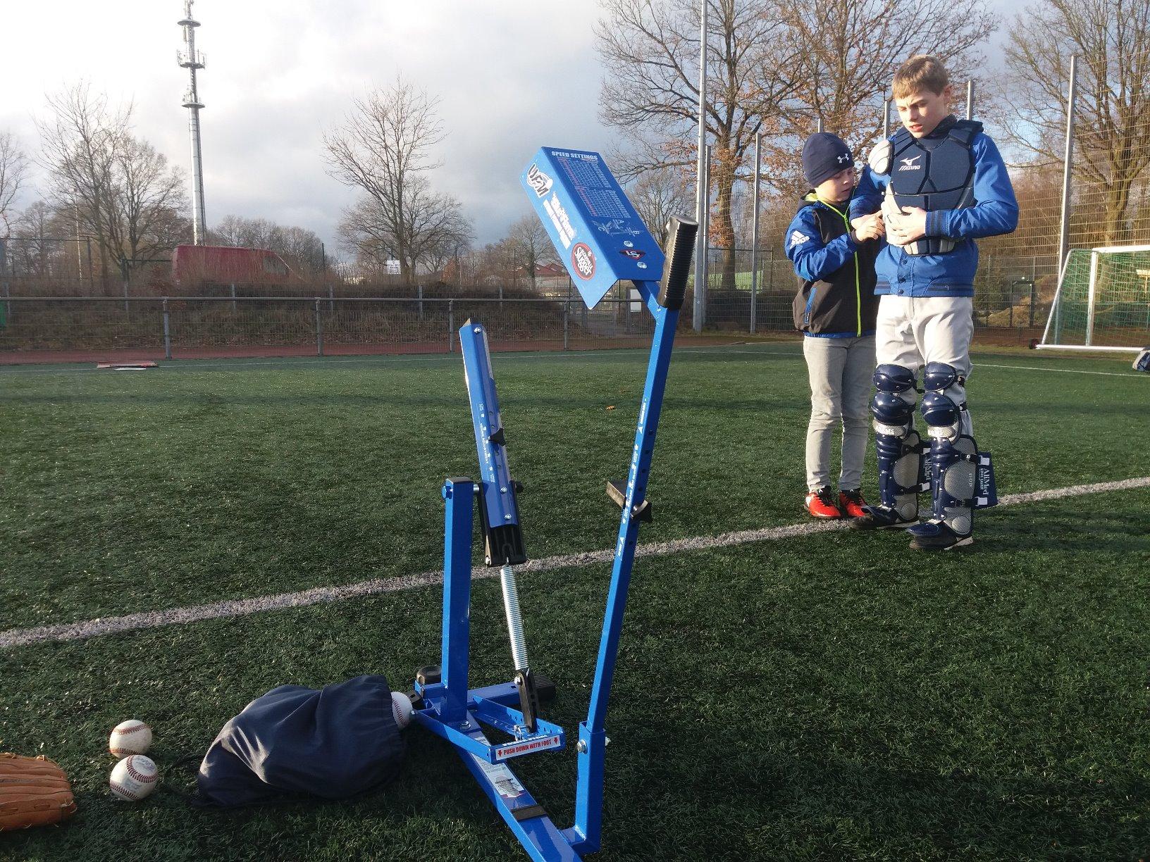 Louisville Slugger Blue Flame Pitching Machine customer photo 5