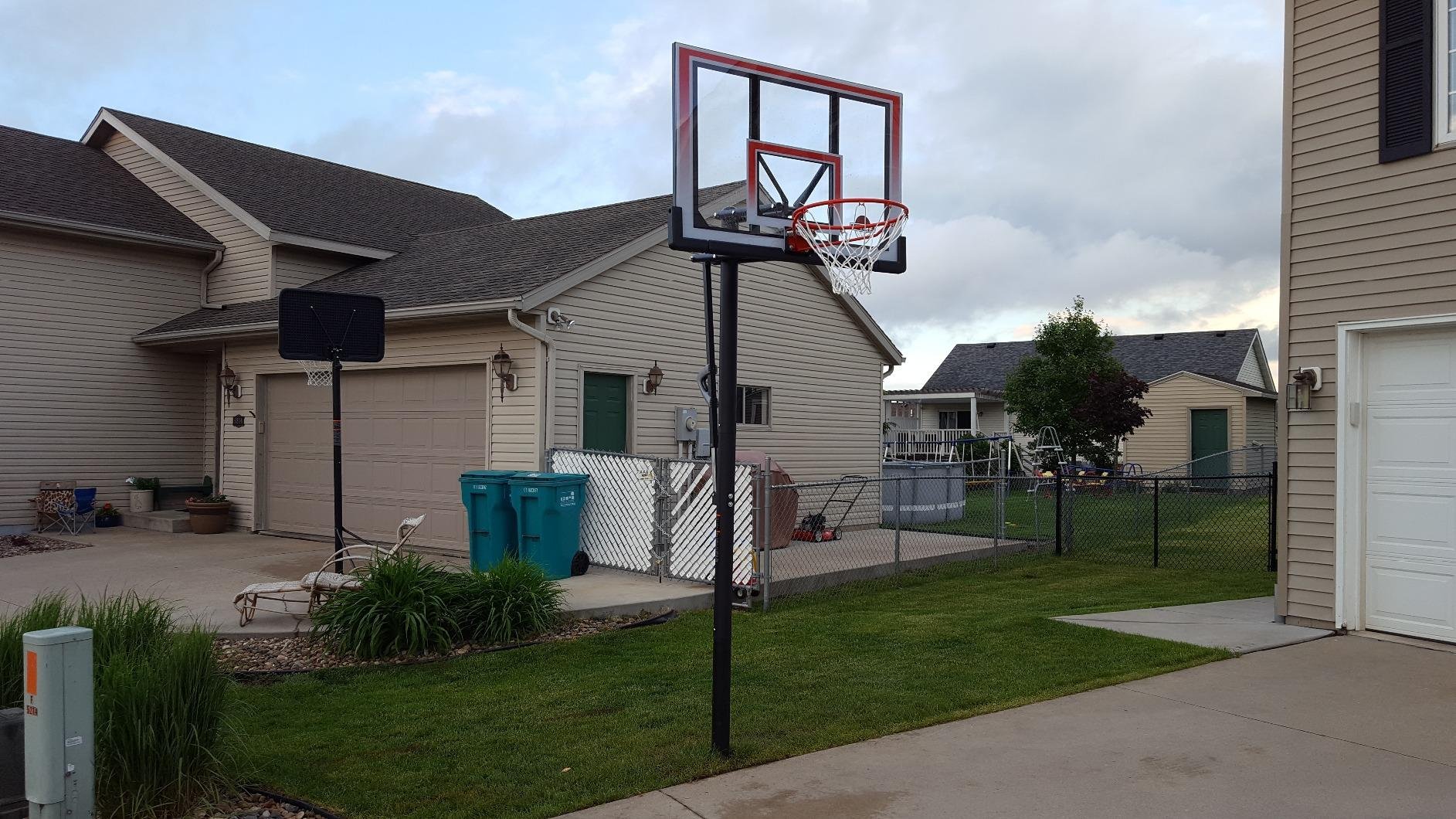 Lifetime 71799 Height Adjustable In Ground Basketball System, 50 Inch Shatterproof Backboard customer photo 2