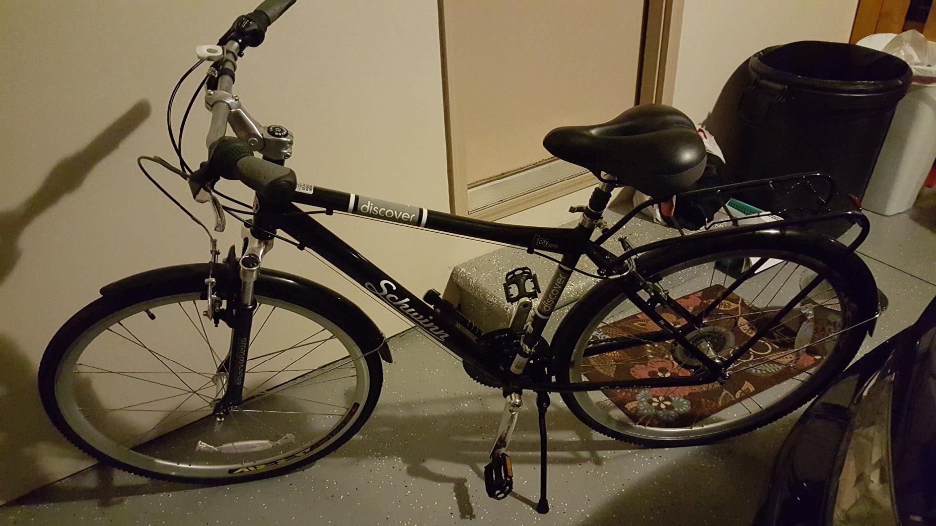 Schwinn Discover Hybrid Bike for Men and Women, 21-Speed Drivetrain, 700c Wheels, Step-Through or Step-Over Frame customer photo 1