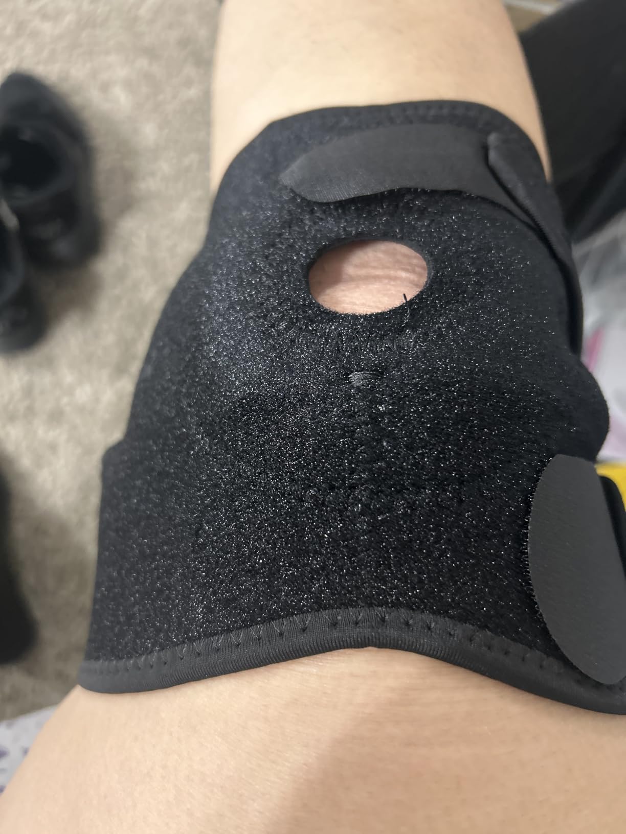 Bracoo Knee Support Brace for Men Women, Adjustable Compression Sleeve Wrap Patellar Pad Tendon - Arthritis Pain, Meniscus Tear, Injury Recovery, Running, Workout, KS10 customer photo 2