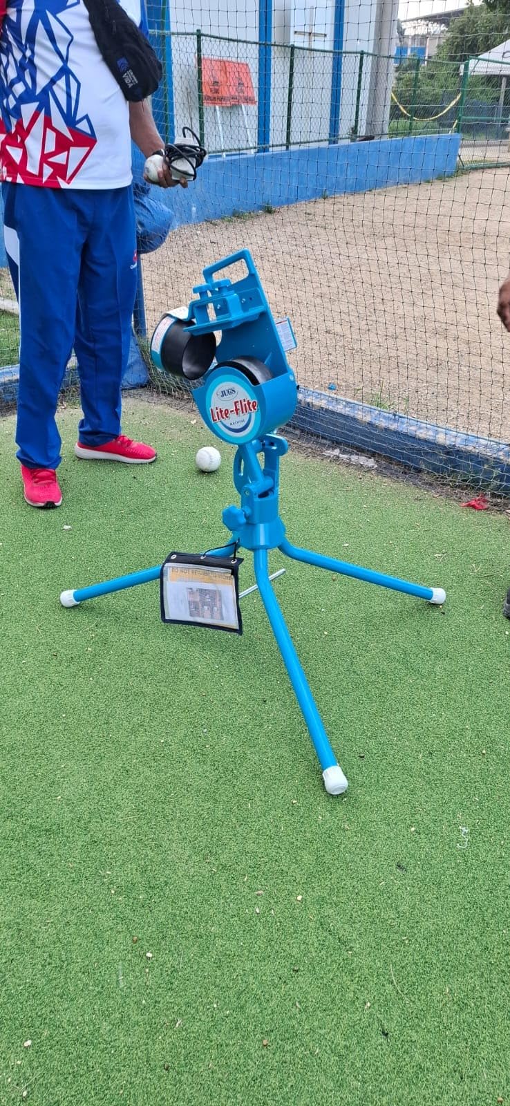 Jugs Lite-Flite Machine with 1-Dozen Lite-Flite Softballs customer photo 1