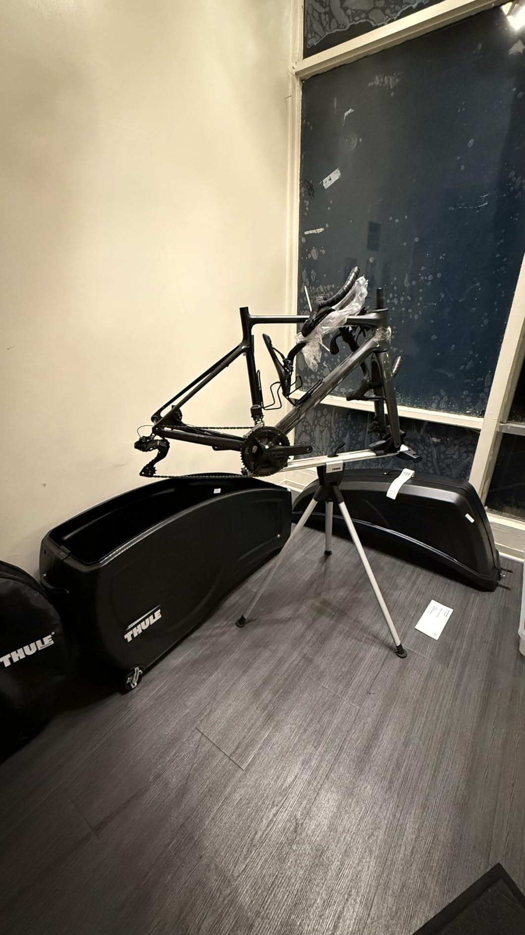 Thule RoundTrip Transition - Hard Shell Bike Travel Case with Built-in Repair Stand customer photo 1