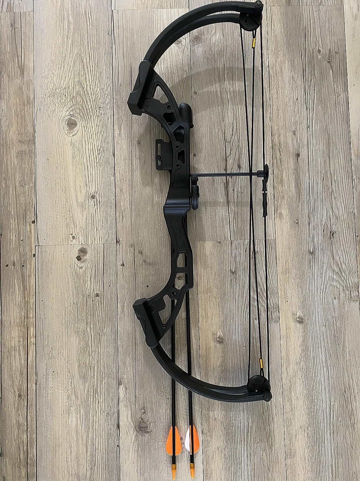 Bear Archery Brave Compound Youth Bow Set, Right Handed, Ages 8-12, Draw Weight up to 25lb, Draw Length up to 19.5