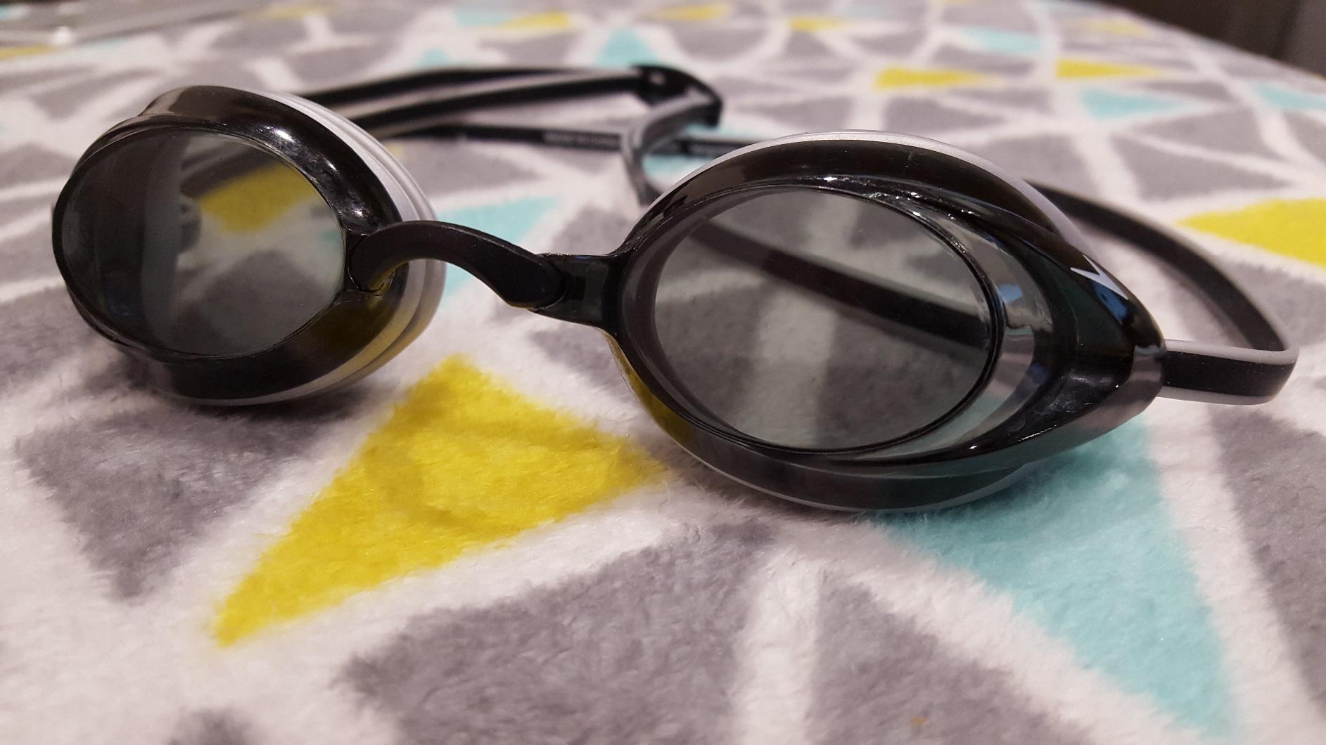 Speedo unisex-adult Swim Goggles Vanquisher 2.0 customer photo 2