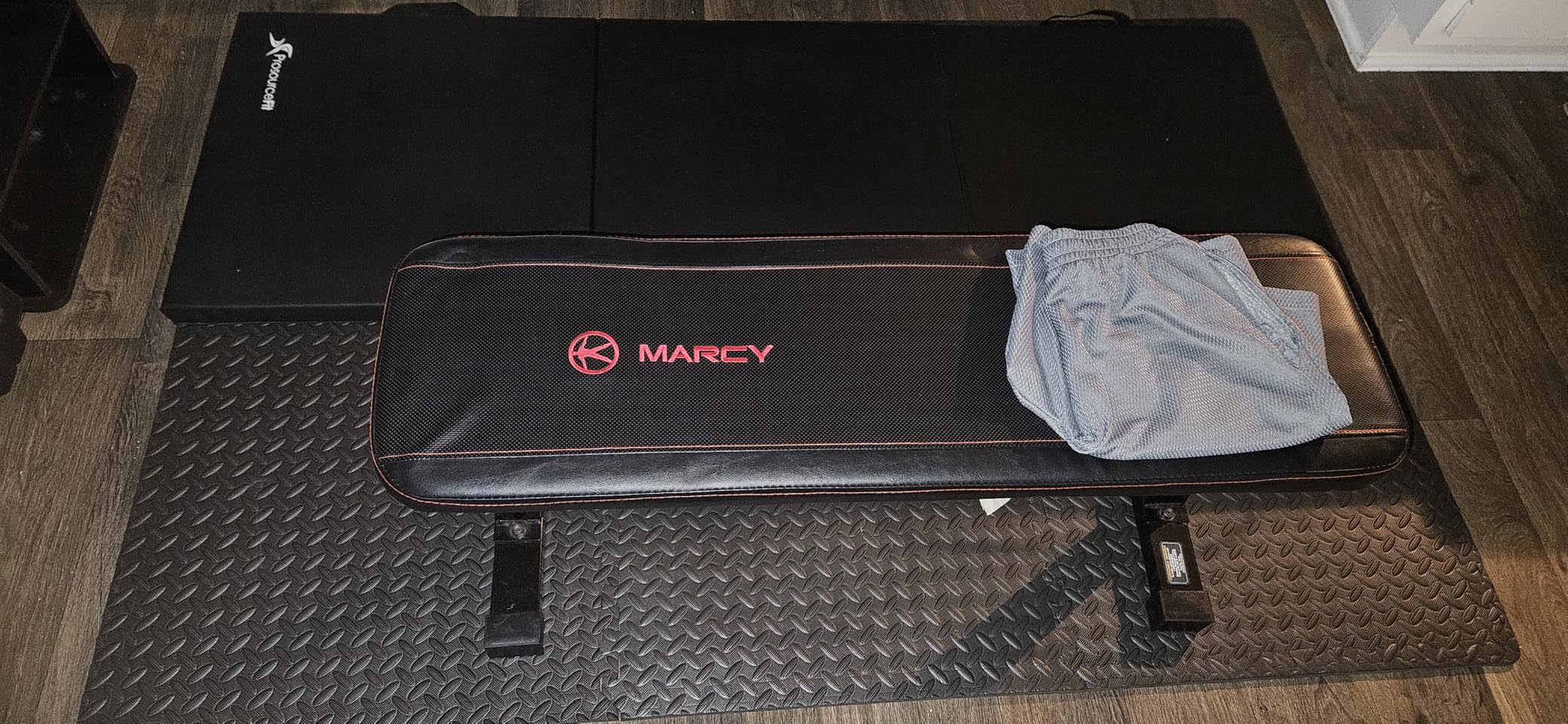 Matini Home Crash Pad - Foam Crash Mat for Gymnastics and Exercise customer photo 1