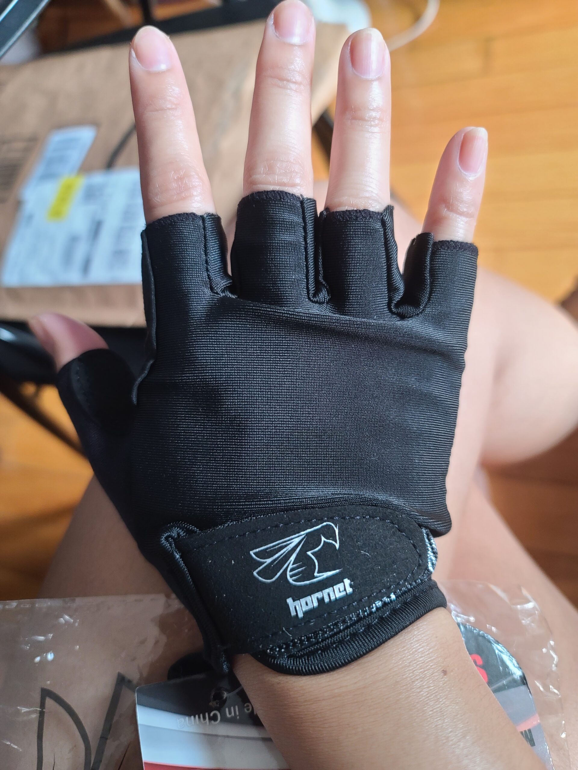 Hornet Watersports Rowing Gloves Ideal for Indoor Rowing, Sculling, Kayak, SUP, Outrigger Canoe, Dragon Boat and Other Watersports customer photo 1