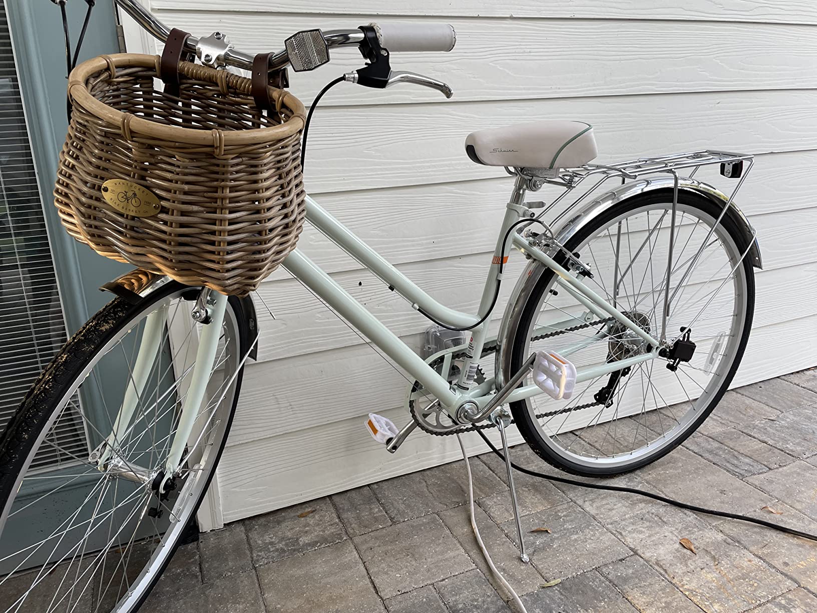 Schwinn Wayfarer Hybrid Bike, 700c Mens and Womens Bike, 7-Speed Hybrid Bicycle, Retro Steel Frame, Front and Rear Linear Pull Brakes customer photo 1