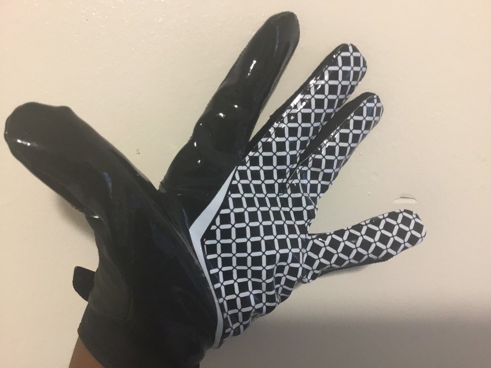 Seibertron Pro 3.0 Elite Ultra-Stick Football Receiver Gloves, High Performance Non-Slip Sports Gloves for Youth Kids Boys Girls & Adult customer photo 2