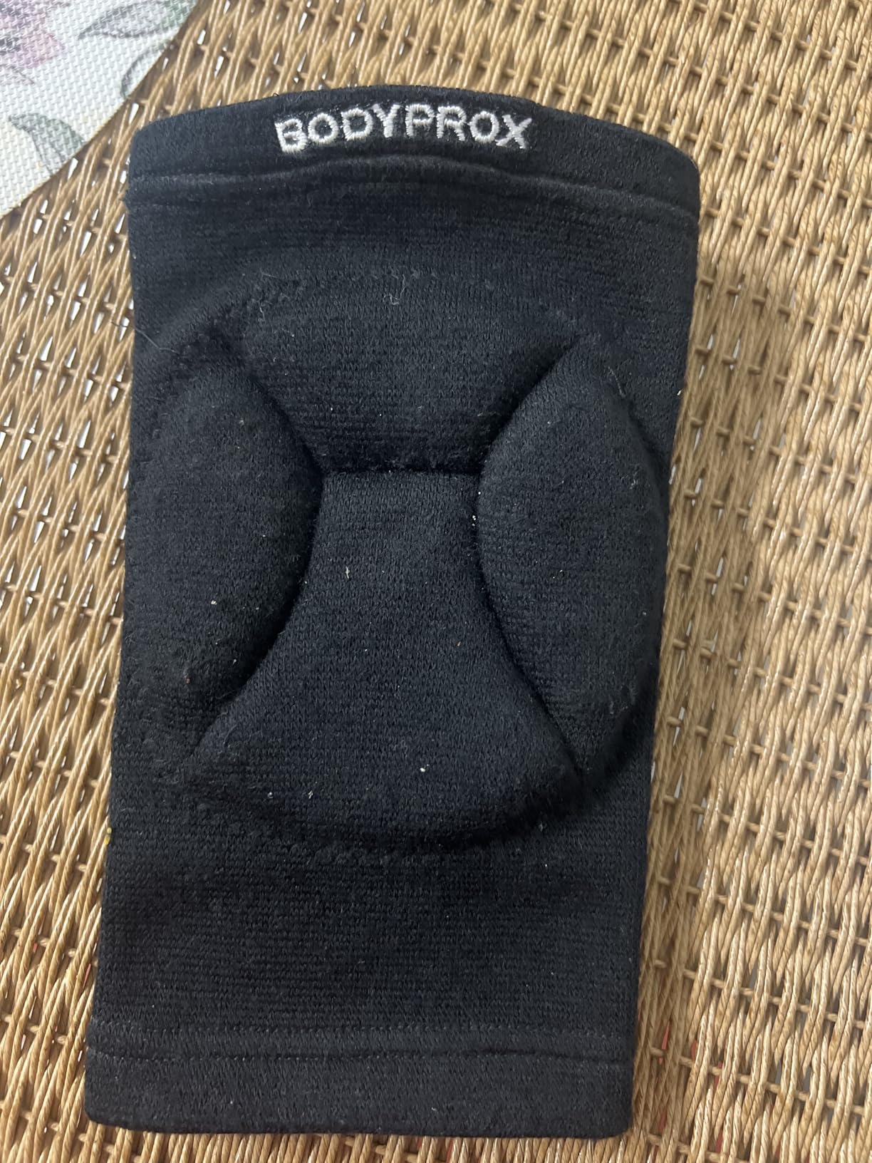 Bodyprox Volleyball Knee Pads for Junior Youth, 1 Pair Unisex (8-13 Years) customer photo 1