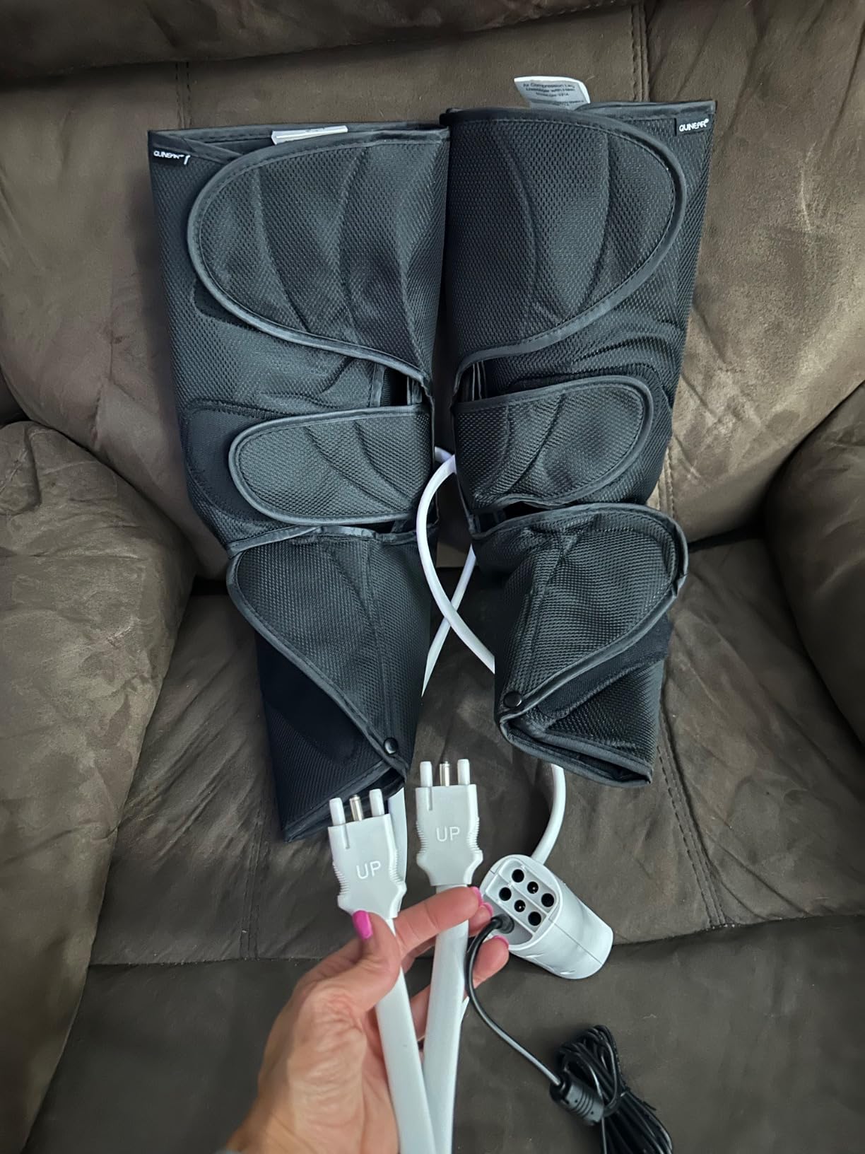 QUINEAR Leg Massager with Heat and Air Compression, Foot and Calf Massager for Circulation and Pain, Compression Boots with 3 Modes and 3 Intensities customer photo 1