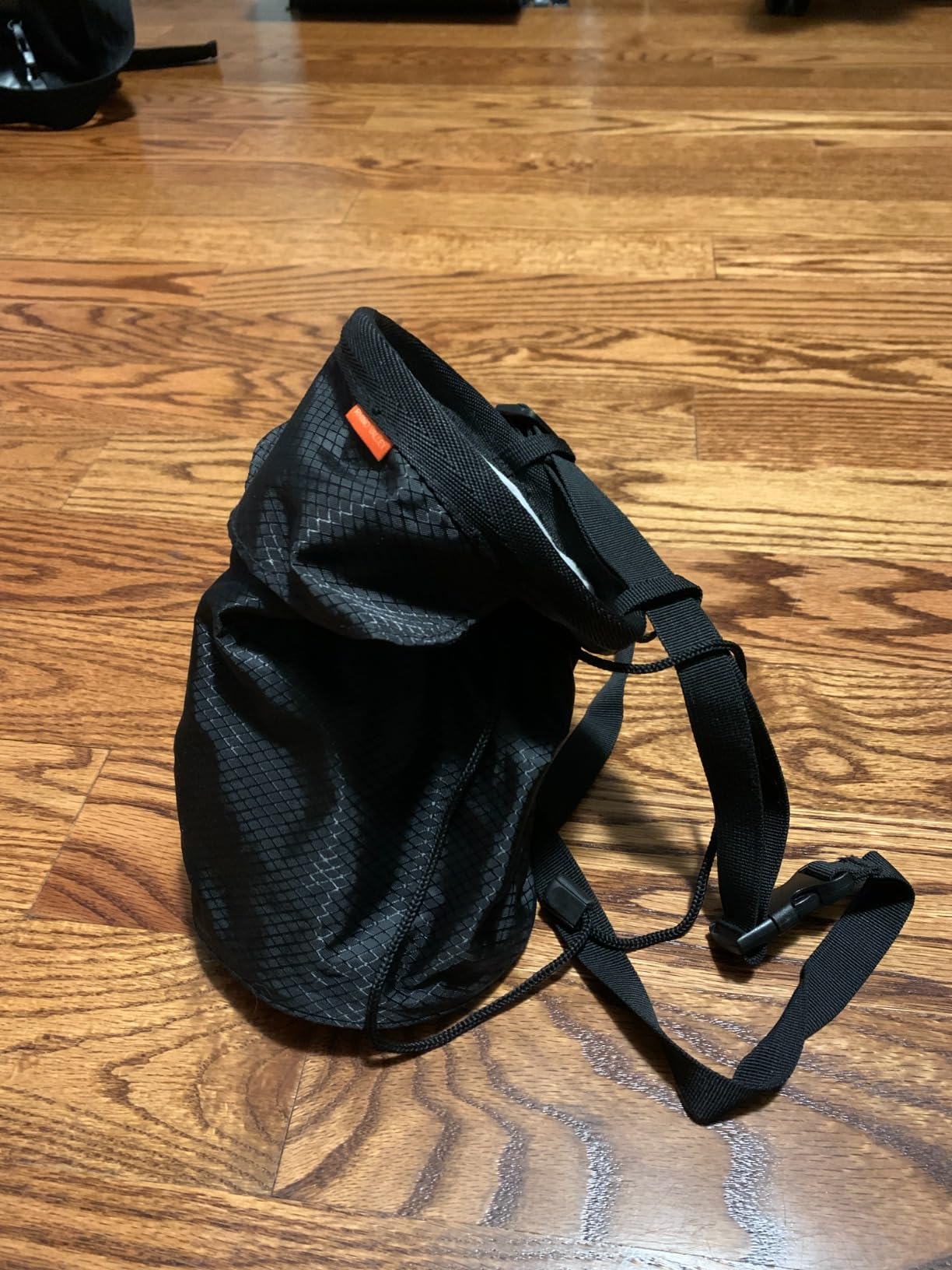 Rhino Valley Climbing Chalk Bag, No Leak Drawstring with Adjustable Belt, Carabiner Clip and Zippered Pockets customer photo 2
