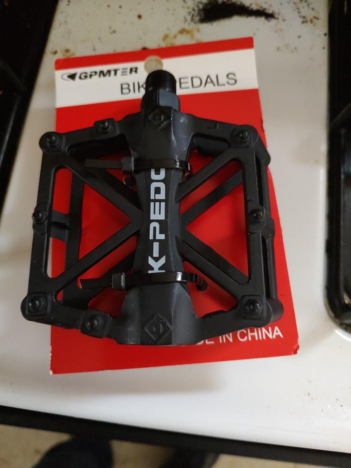 Bike Pedals 9/16 for MTB, Mountain Road Bicycle Flat Pedal, with 16 Anti-Skid Pins -Universal Lightweight Aluminum Alloy Platform Pedal customer photo 2
