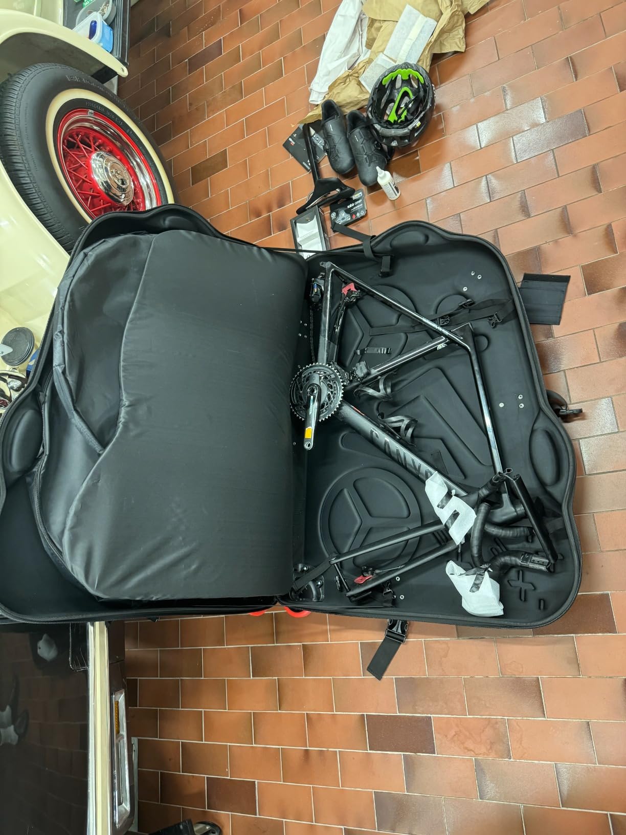 CyclingDeal Bike Travel Case | Lightweight & Durable Bike Case for Flying w/EVA Material customer photo 1