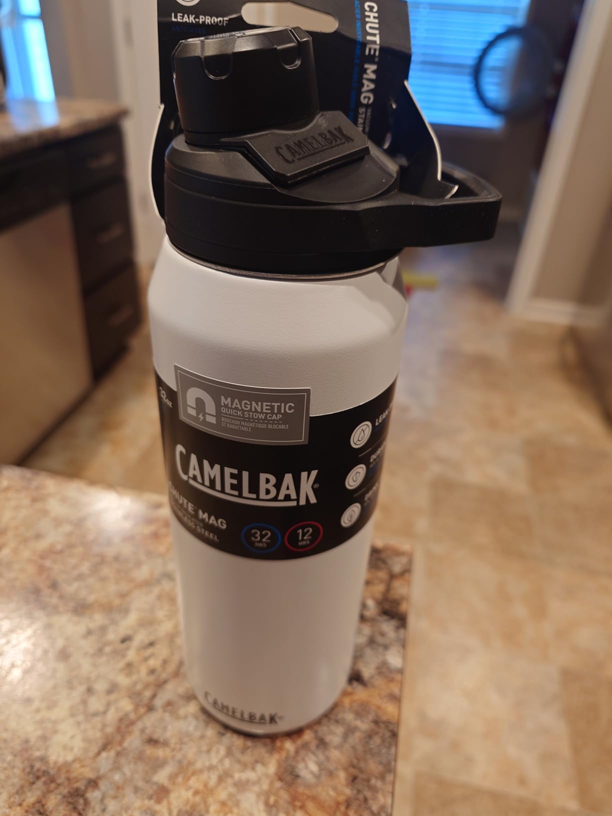 CamelBak Chute Mag Vacuum Insulated Stainless Steel Water Bottle, 32 oz, Black customer photo 2