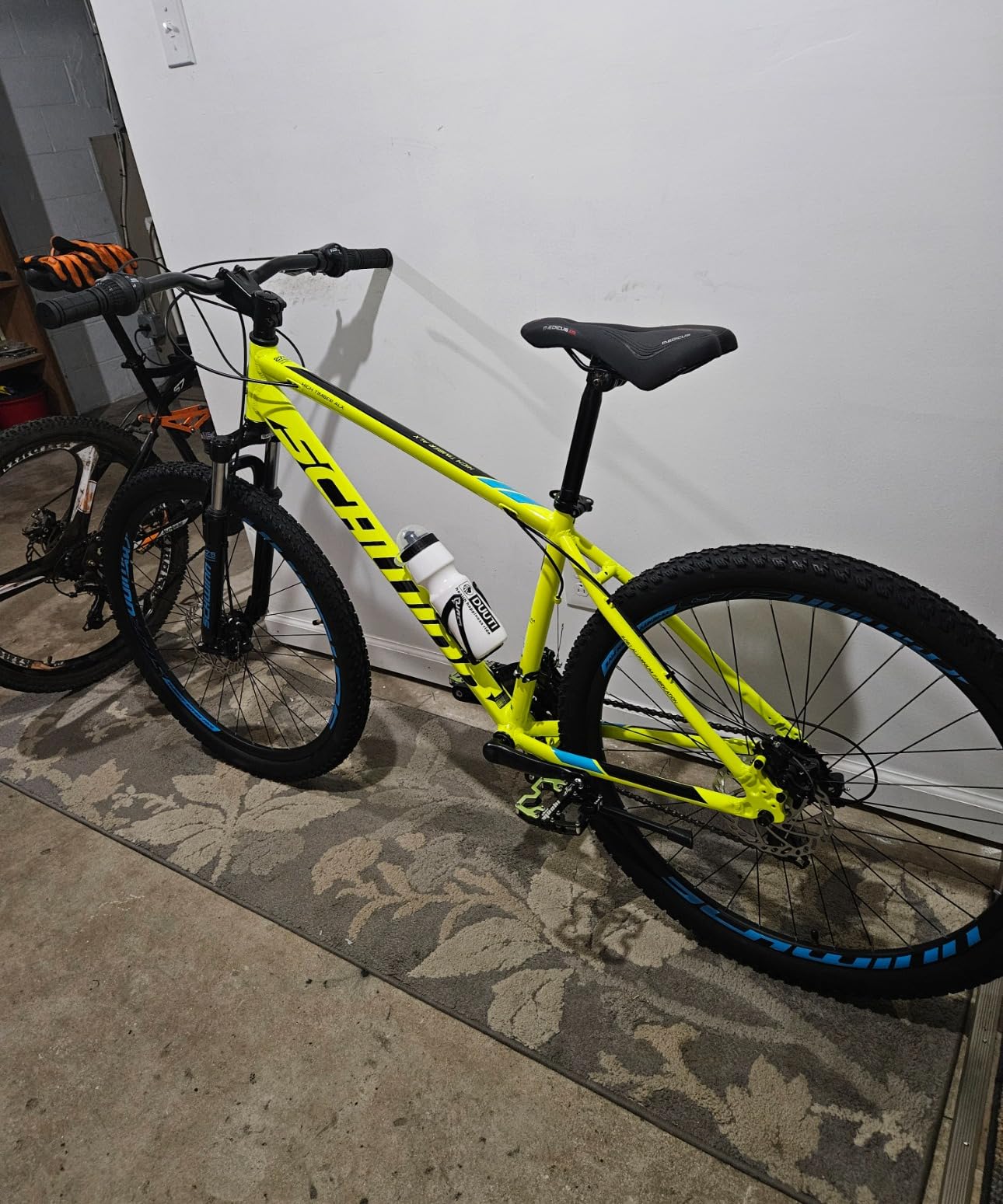 Schwinn High Timber Mountain Bike for Adult Youth Men Women Boys Girls, 24 to 29-Inch Wheels, 7 or 21-Speeds, Front Suspension, Aluminum and Steel Frame Options customer photo 2
