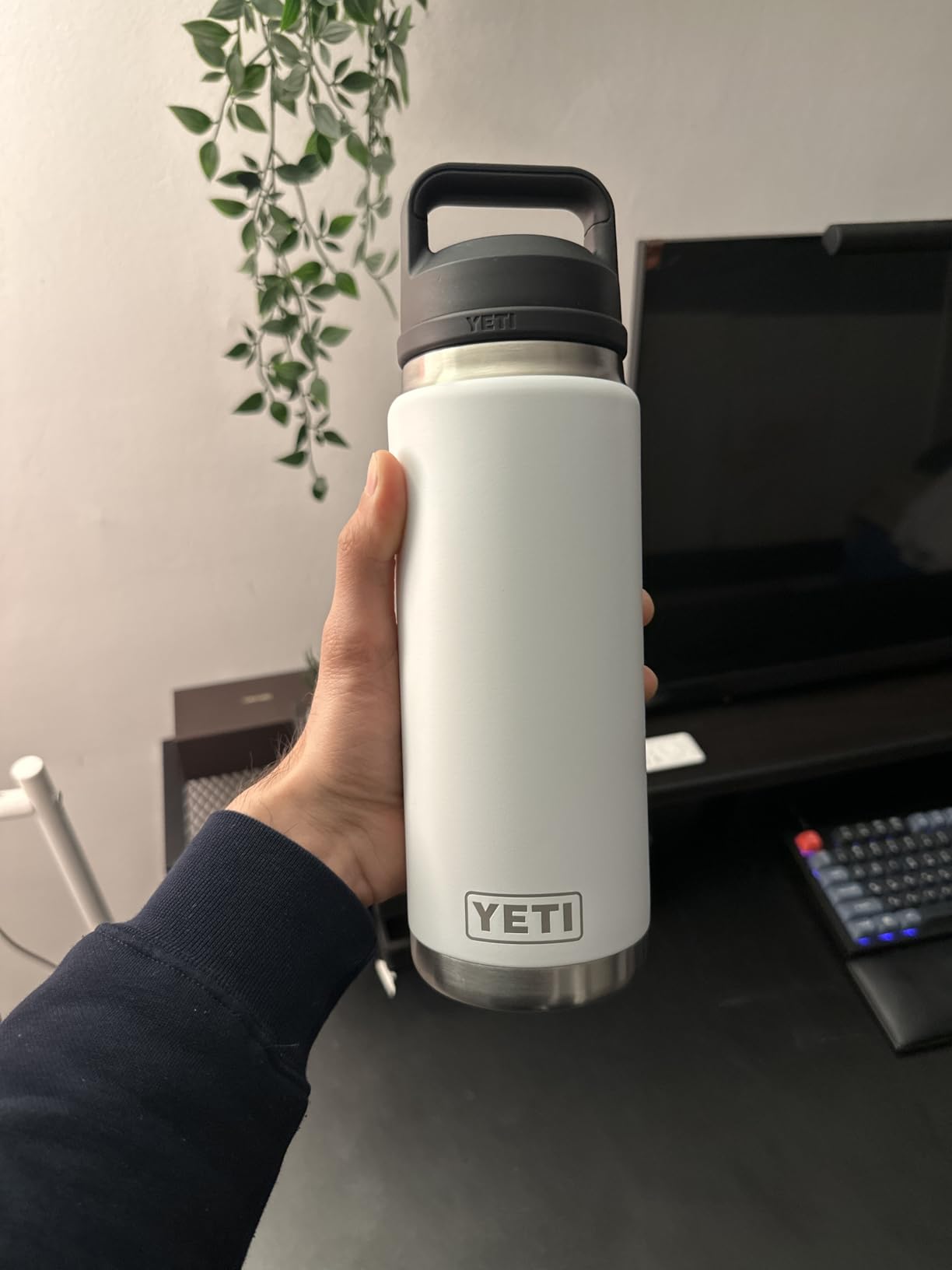 YETI Rambler 26 oz Bottle, Vacuum Insulated, Stainless Steel with Chug Cap, Black customer photo 1