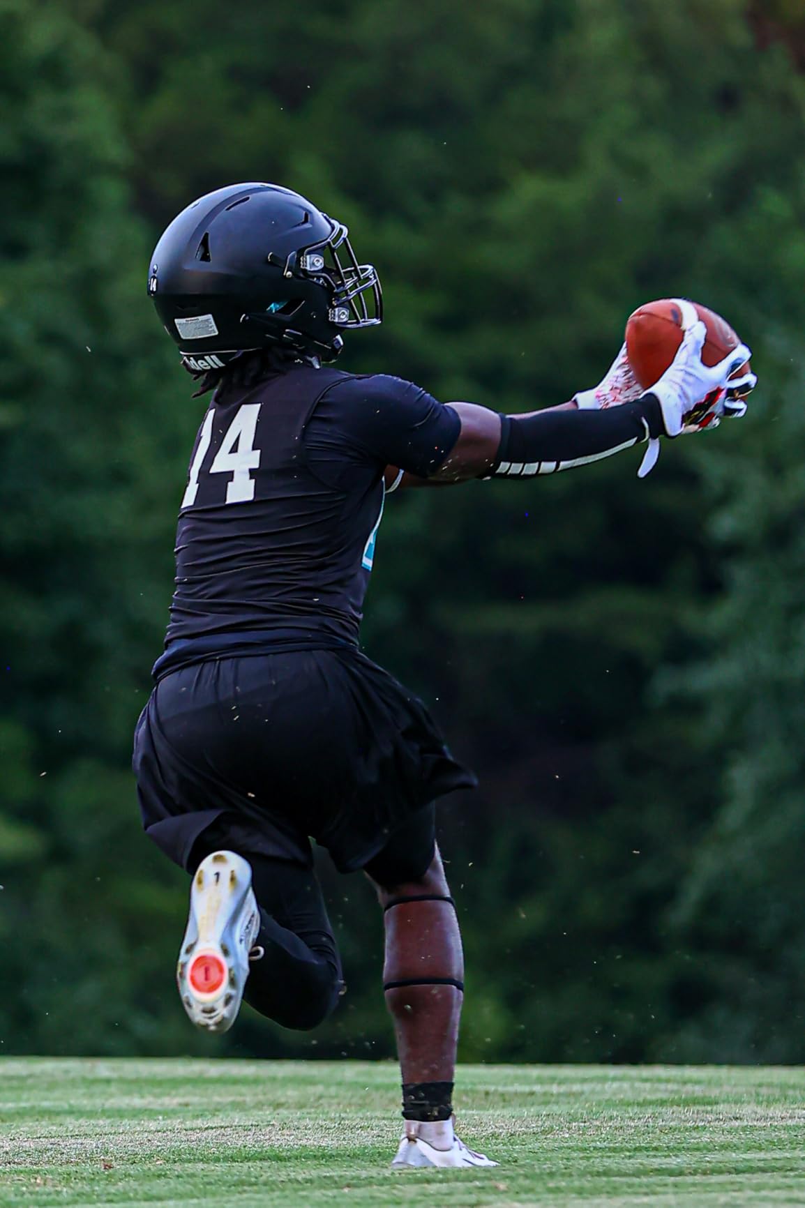 Battle Sports Back of Hand Wide Receiver Football Gloves, Ultra-Tack Sticky & Grip, No Slip - Adult & Youth customer photo 2