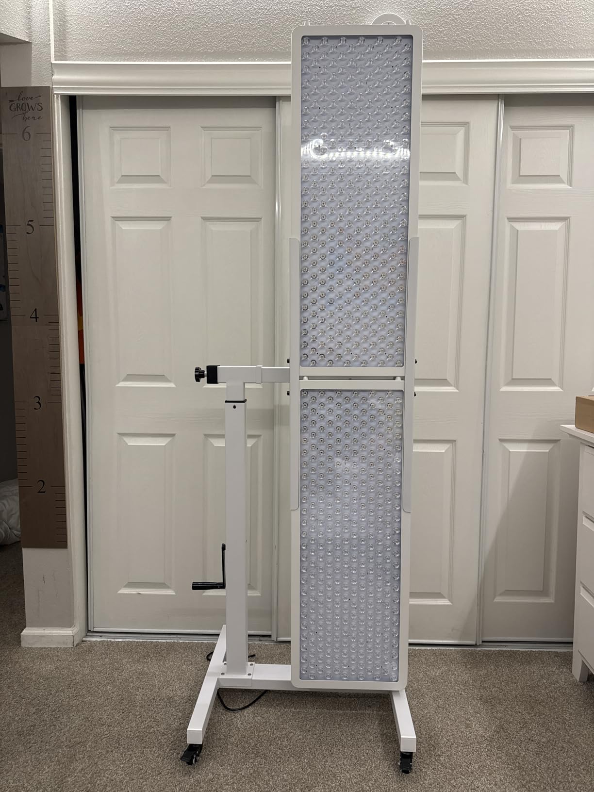 BestQool Red Light Therapy Device for Body, Face. 4 Wavelengths Full Body Near Infrared Therapy Lamp, Dual Chip 200 Elite Grade LEDs, High Power Red Light Panel at Home. 340W. customer photo 2