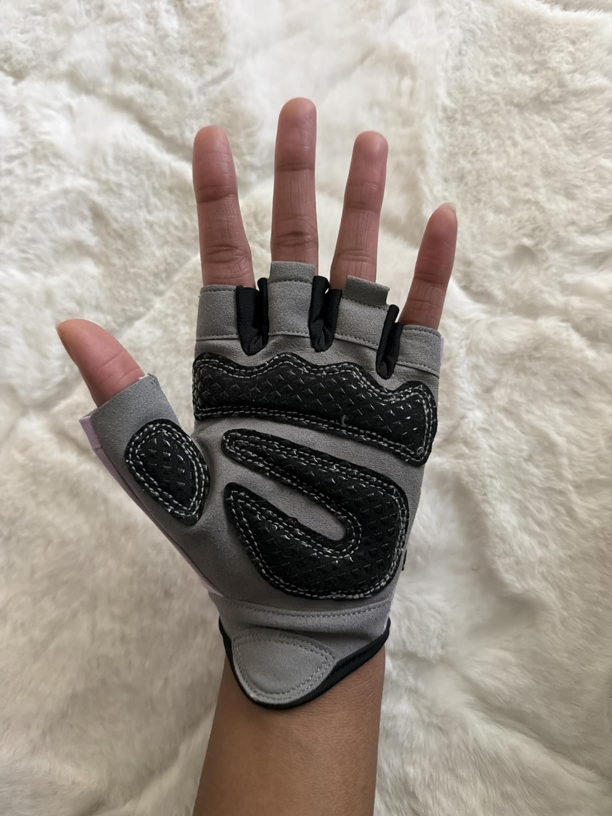 VINSGUIR Workout Gloves for Men and Women, Weight Lifting Gloves with Excellent Grip, Lightweight Gym Gloves for Weightlifting, Cycling, Exercise, Crosstraining, Pull ups, Fitness, Climbing and Rowing customer photo 2