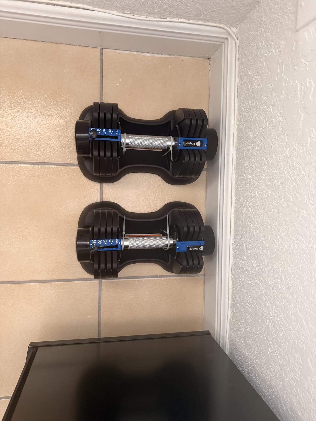 Lifepro Adjustable Dumbbells Set - 15lb, 25lb Pair or 43lb, 55lb & 90lb Single - Quick Adjustment, Anti Slip Handle customer photo 1