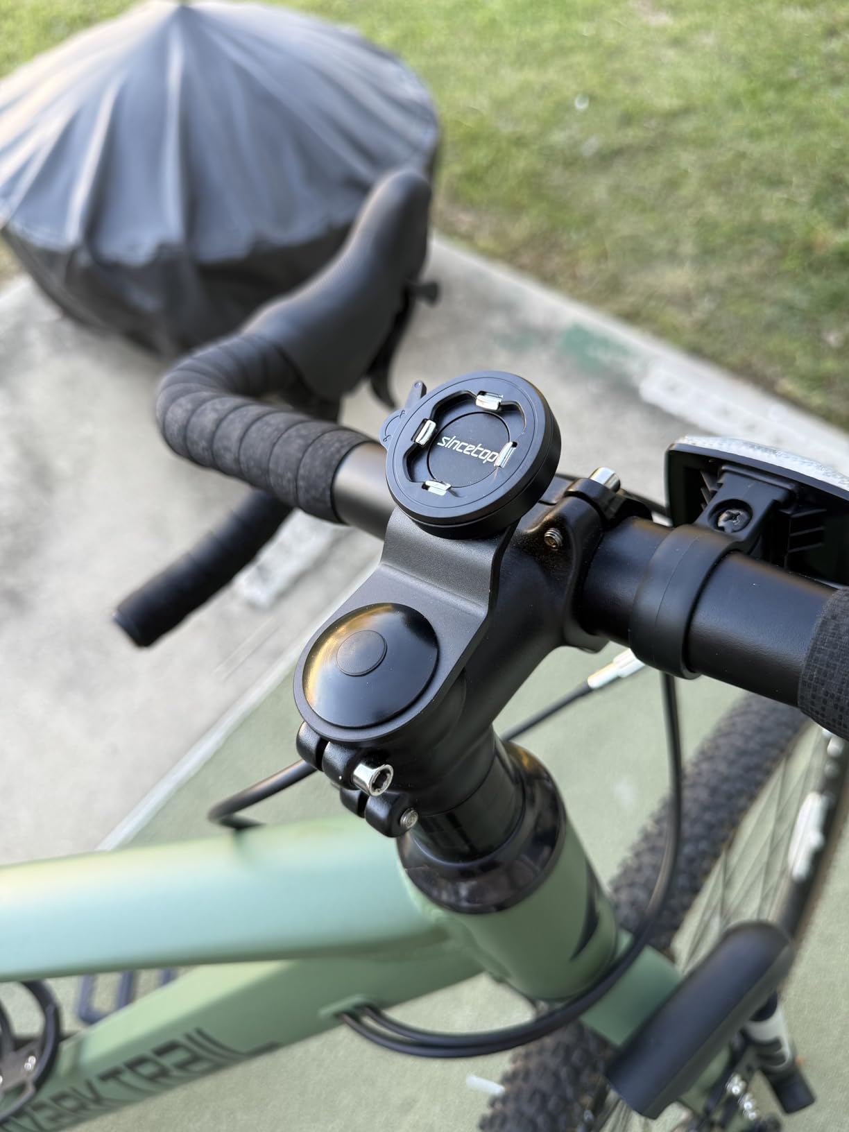 sincetop Bike Phone Mount, Mountain Bicycle Stem Phone Holder - Aluminum Handlebar Mini Phone Clip customer photo 1