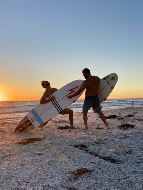Epoxy Fiberglass Surfboard - High-Performance & Fun Single Fin Longboard Surfboard for All Wave Conditions - 9'0 customer photo 1