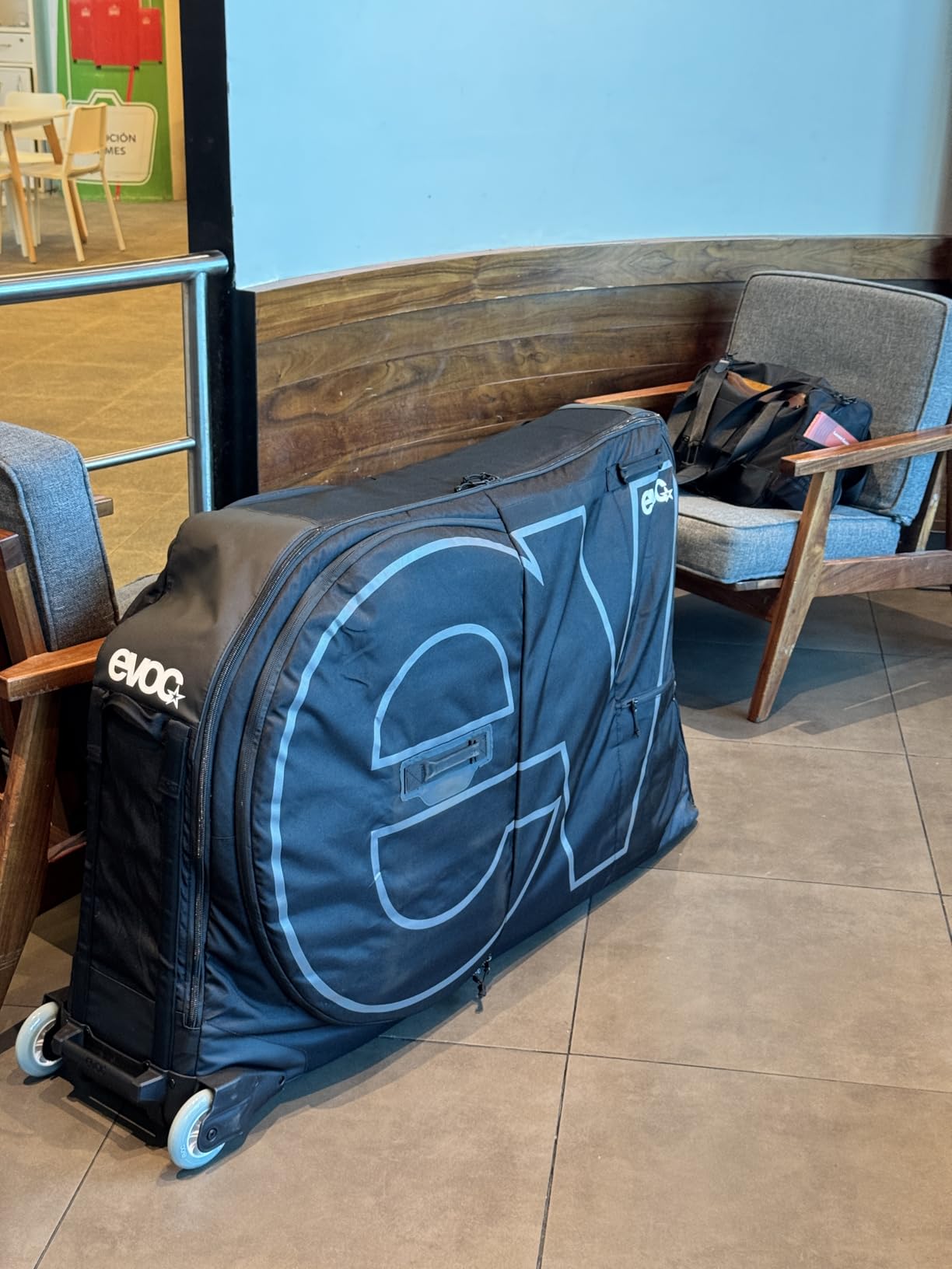 EVOC Road Bike Bag with Molded Polycarbonate Bike Block and Skate Wheels (285L, Black) customer photo 1