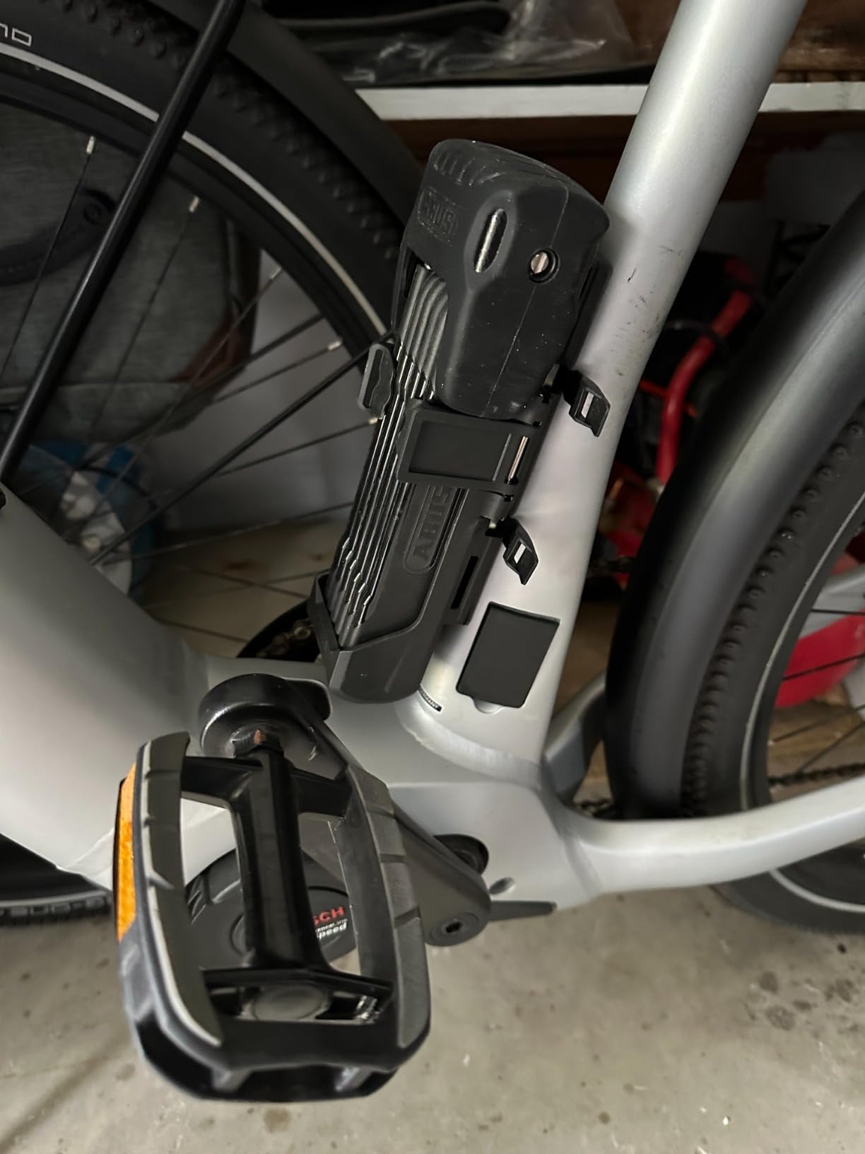 ABUS Bordo Granit 6500K Folding Lock with SH Lock Holder - Bike Lock with XPlus Cylinder for high Tamper Protection - Security Level 15 - Length 90 cm customer photo 1