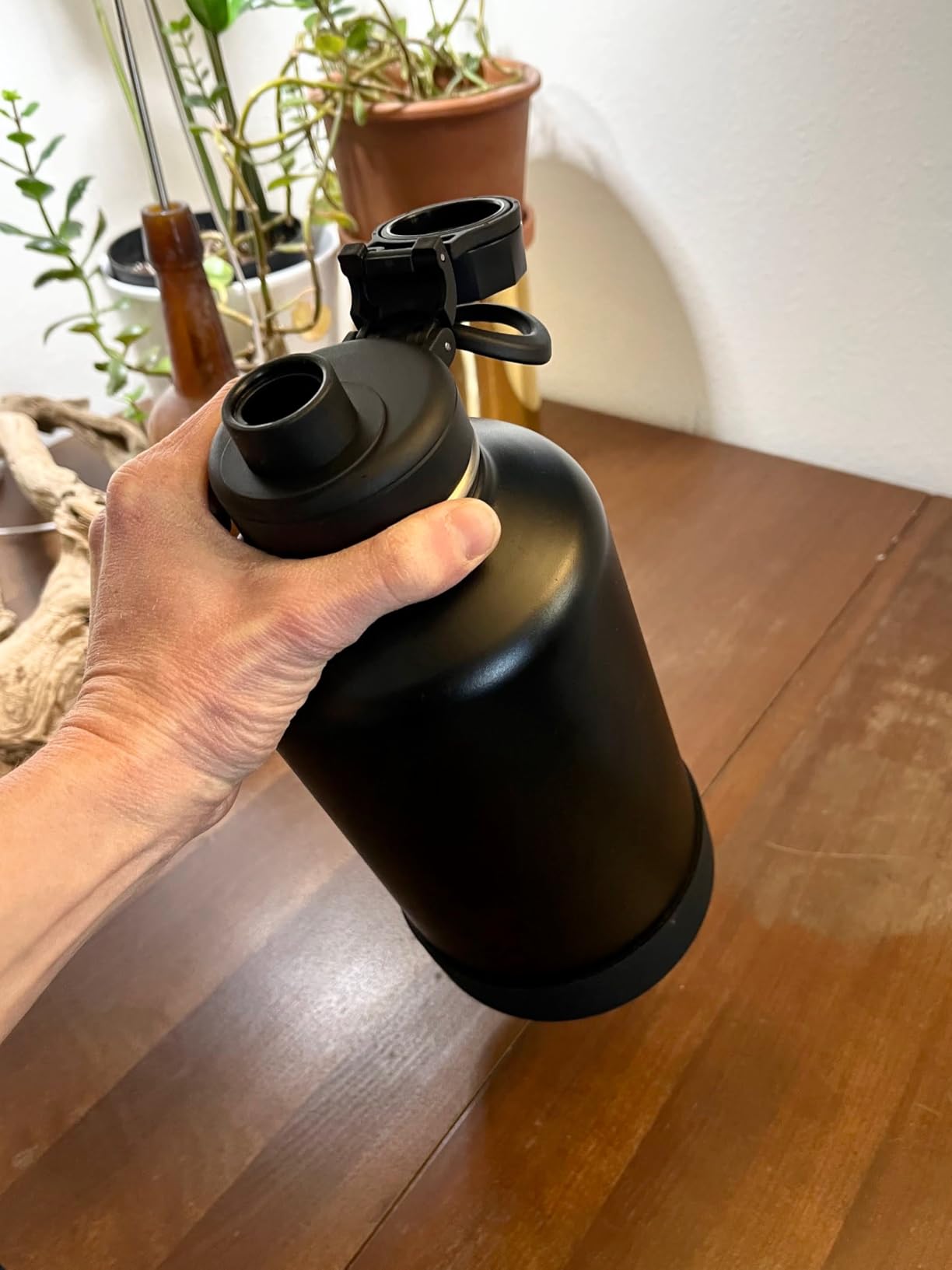 CIVAGO 32 oz Insulated Water Bottle With Straw, Stainless Steel Sports Water Cup Flask with 3 Lids customer photo 1