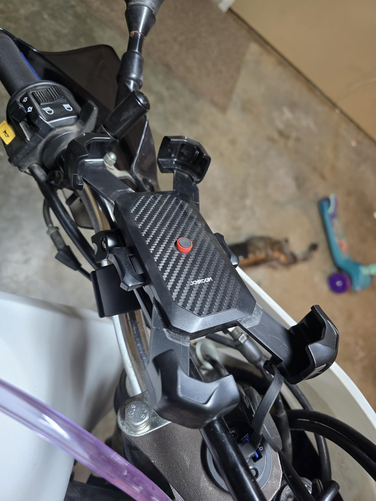 JOYROOM Motorcycle Phone Mount, [1s Auto Lock][100mph Military Anti-Shake] Bike Phone Holder customer photo 1