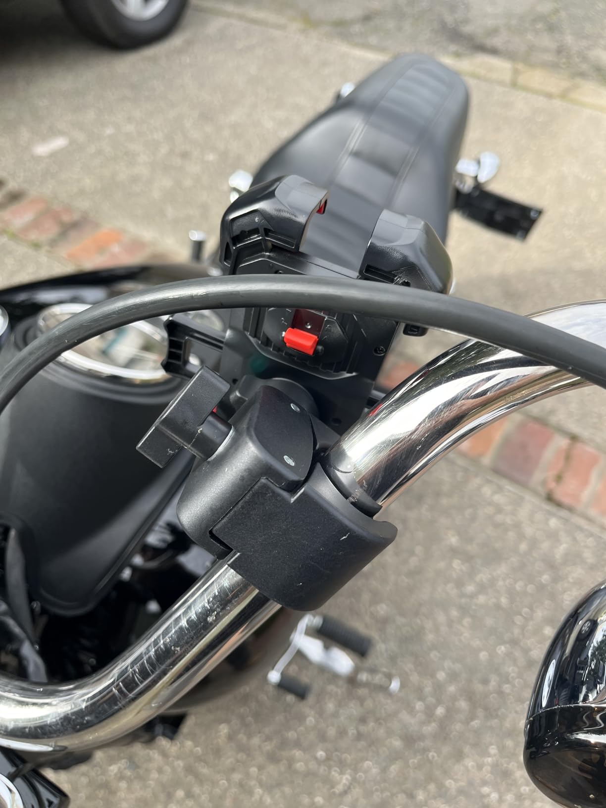 JOYROOM Motorcycle Phone Mount, [1s Auto Lock][100mph Military Anti-Shake] Bike Phone Holder customer photo 2