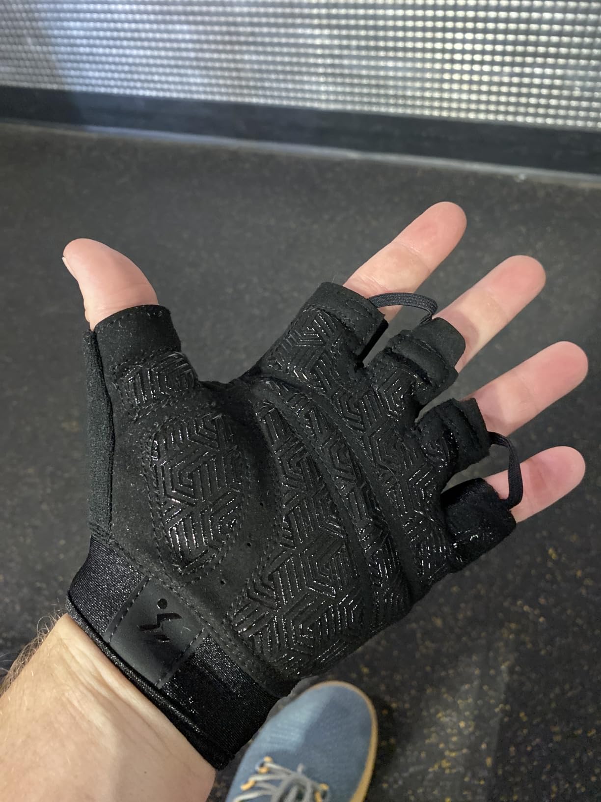 MOREOK Workout Gloves Padded Weight Lifting Gloves for Men/Women, [3MM Gel] Fingerless Grip Gym Gloves Fitness Gloves for Exercise,Hanging,Weightlifting, Cycling, Pull ups, Rowing customer photo 1