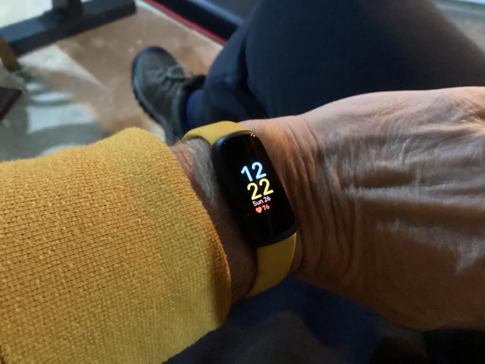 Fitbit Inspire 3 Health & Fitness-Tracker with Stress Management, Workout Intensity, Sleep Tracking, 24/7 Heart Rate customer photo 1