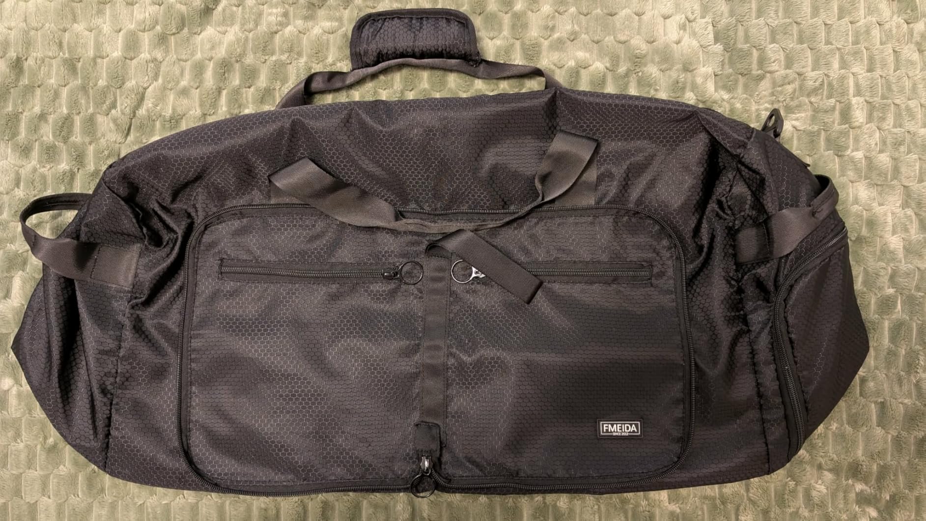 65L Duffle Bag with Shoes Compartment, Foldable Travel Duffel Bags for Men Women, Large Packable Travel Bag Water Repellent & Tear Resistant customer photo 2