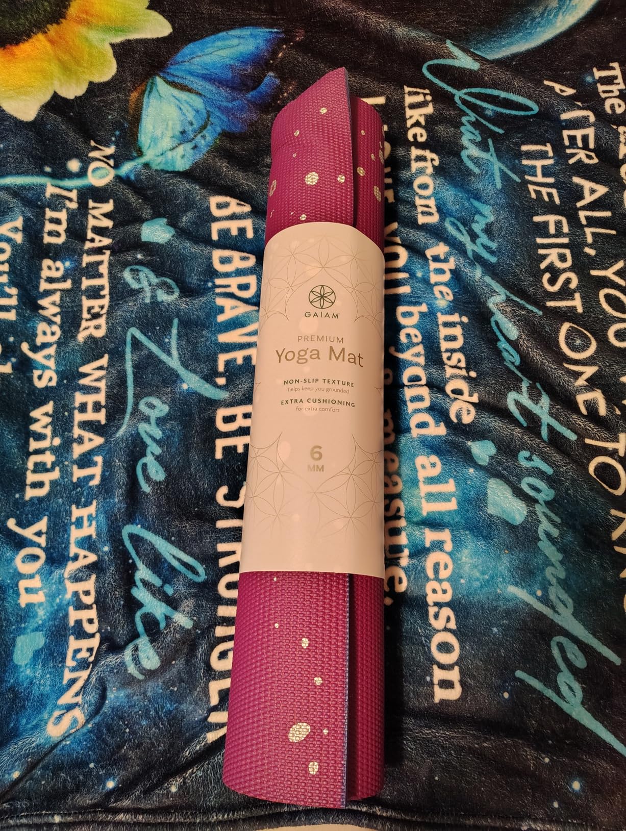Gaiam Yoga Mat - Premium 6mm Print Extra Thick Non Slip Exercise & Fitness Mat for All Types of Yoga, Pilates & Floor Workouts (68