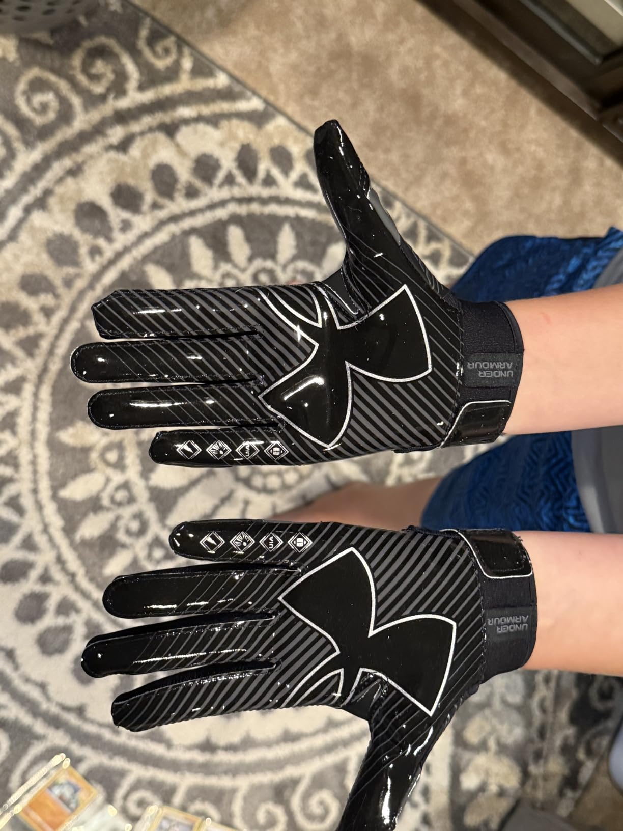 Under Armour Boys F9 Nitro Football Gloves customer photo 2