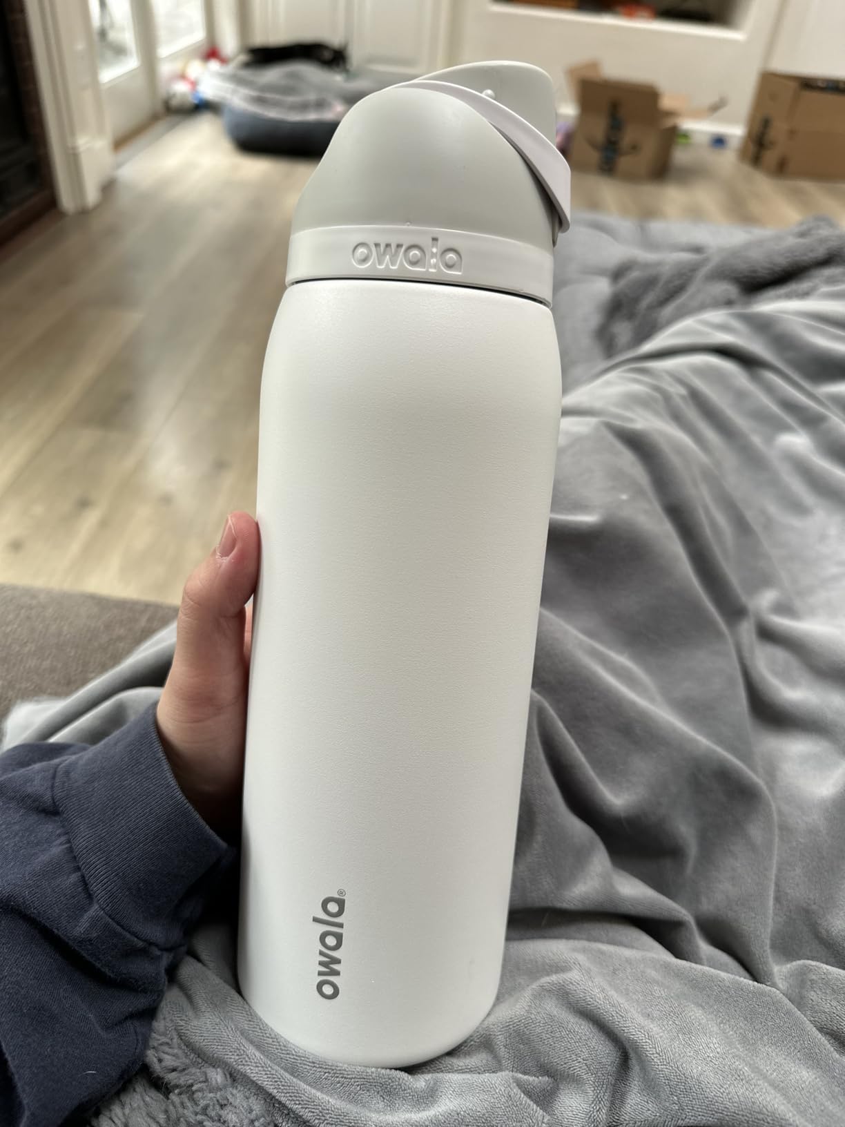 Owala FreeSip Insulated Stainless Steel Water Bottle with Straw for Sports, Travel, and School BPA-Free, 24 oz, Dreamy Field customer photo 1