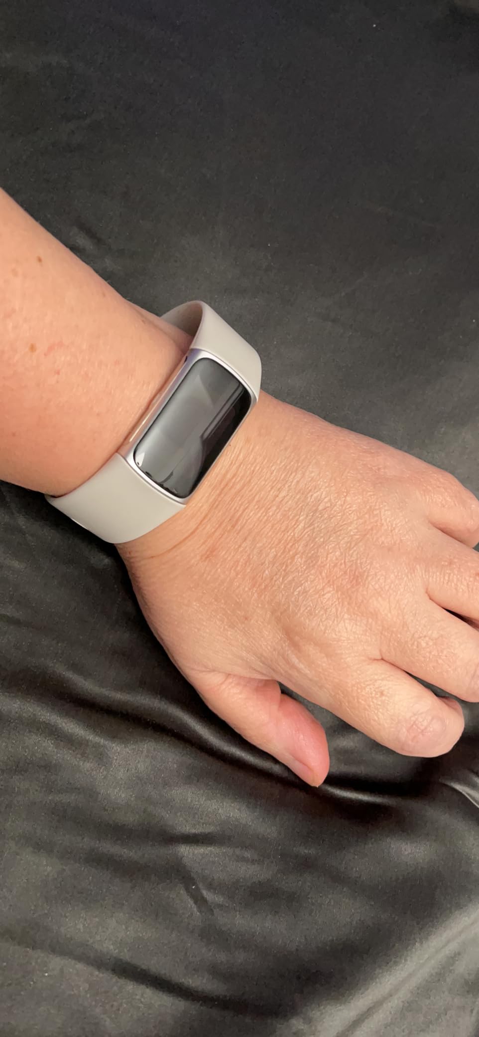 Fitbit Charge 6 Fitness Tracker with Google apps, Heart Rate on Exercise Equipment, 6-Months Premium Membership Included, GPS, Health Tools customer photo 2