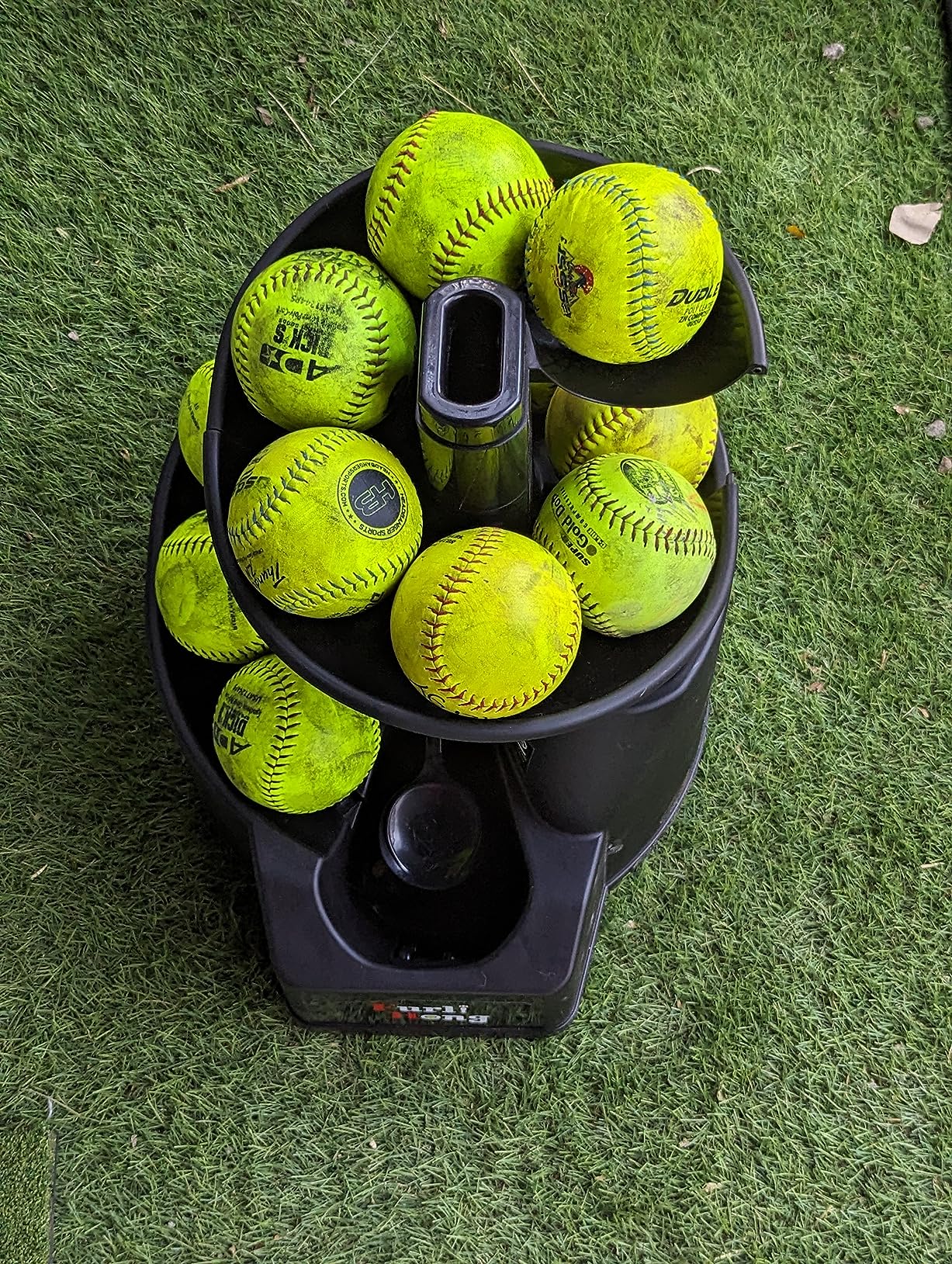 Furlihong 6902BHA Rechargeable Baseball/Softball Toss Machine with Extendable Ball Stacker, Height Adjustable, Use Regulation Baseballs, Softballs or Dimpled Balls, for Hitting Batting Practice customer photo 5