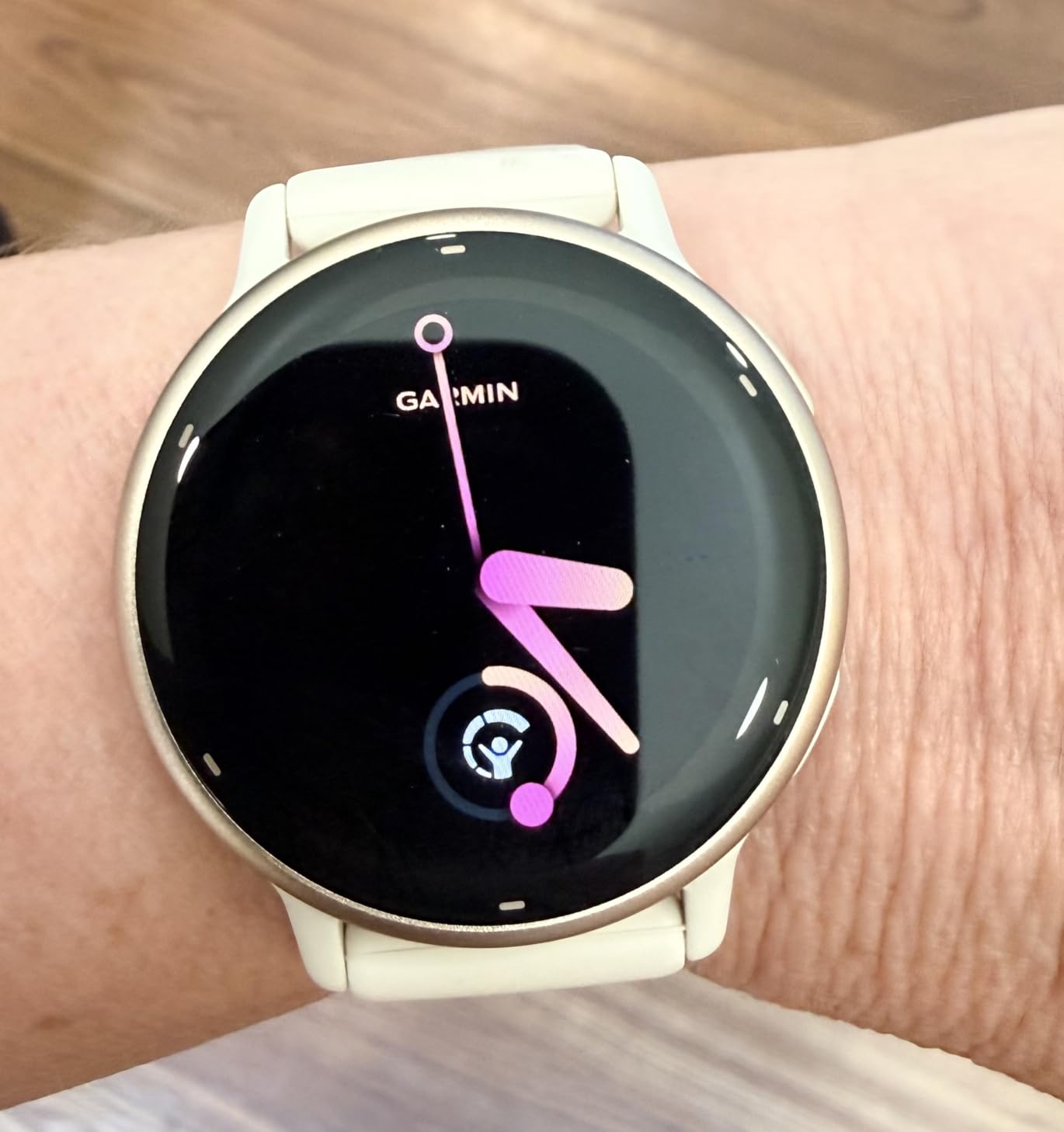 Garmin Vívoactive 5, Health and Fitness GPS Smartwatch, AMOLED Display, Up to 11 Days of Battery, Slate Aluminum Bezel with Black Case and Silicone Band customer photo 1