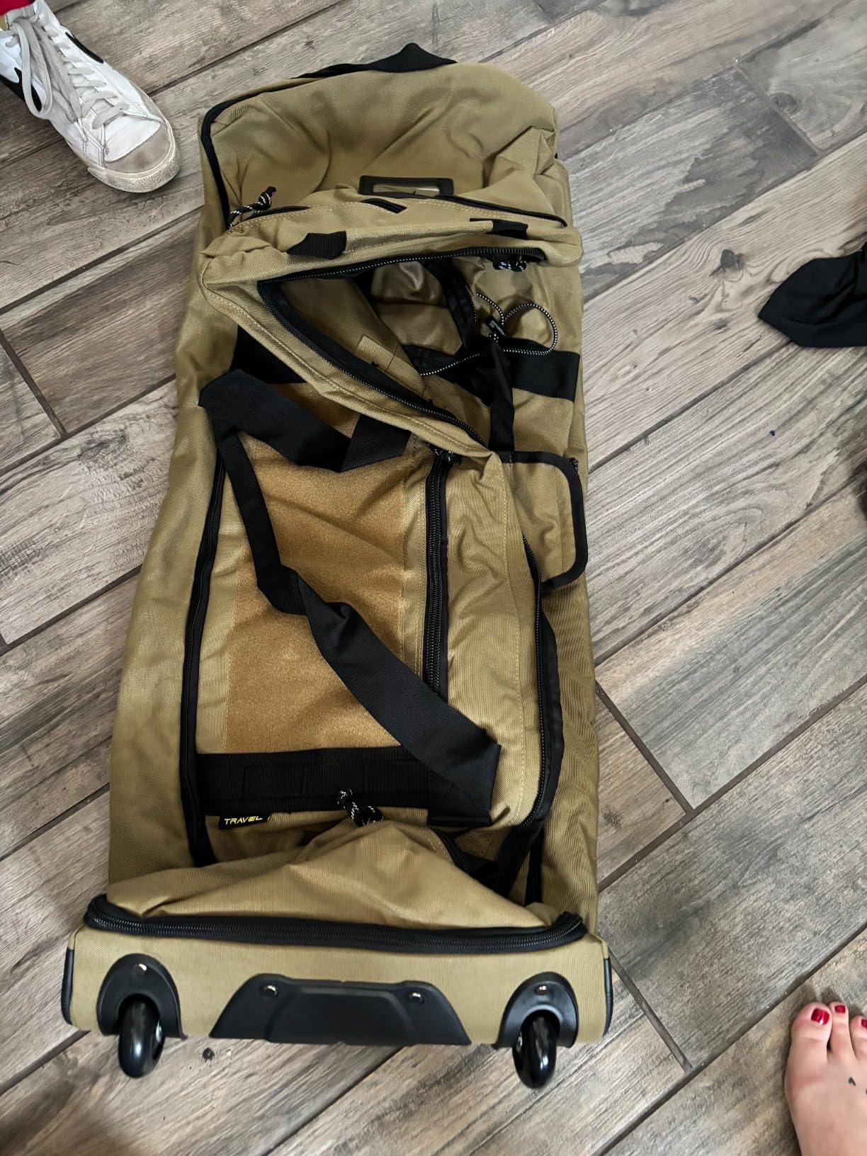 Laripwit Collapsible Duffle Bag with Wheels 130-170L Extra Large Expandable Travel Duffel Bag for Men Women Heavy Duty Military Duffle Bag for Camping Rolling Foldable Carry On Luggage, Black customer photo 1