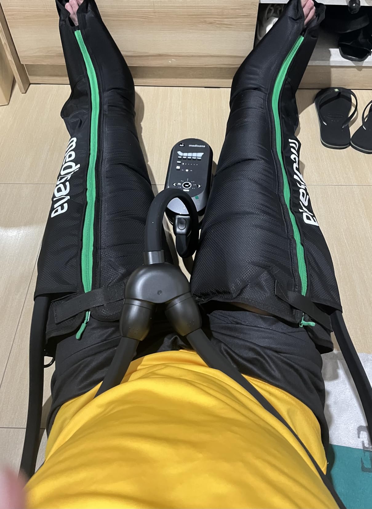 Medisana Leg Compression Massager for Circulation, Compression Boots with 6 Modes & 7 Intensities, Rechargeable Full Leg Massager for Athletes, Muscle Recovery & Pain Relief customer photo 2