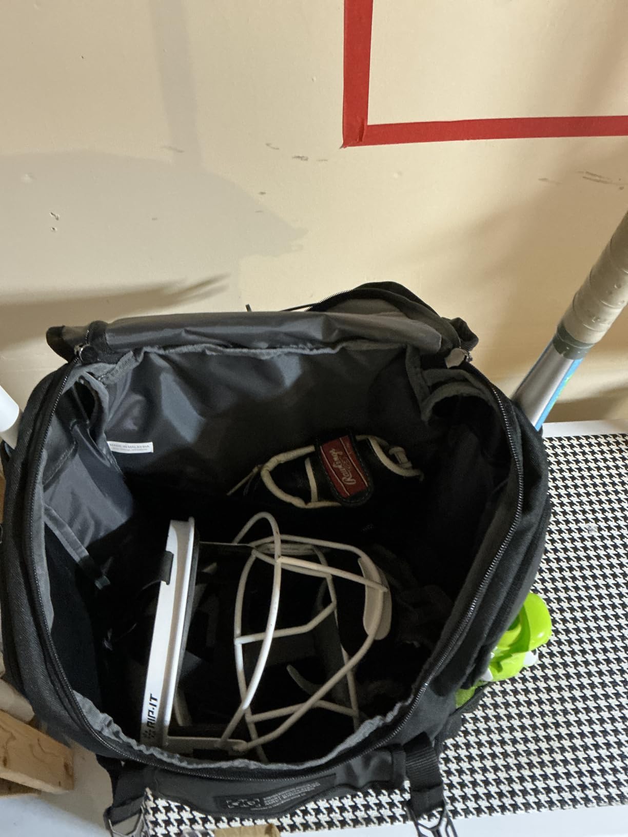 Easton | MAV1 Backpack Equipment Bag | Baseball & Softball | Multiple Colors customer photo 2