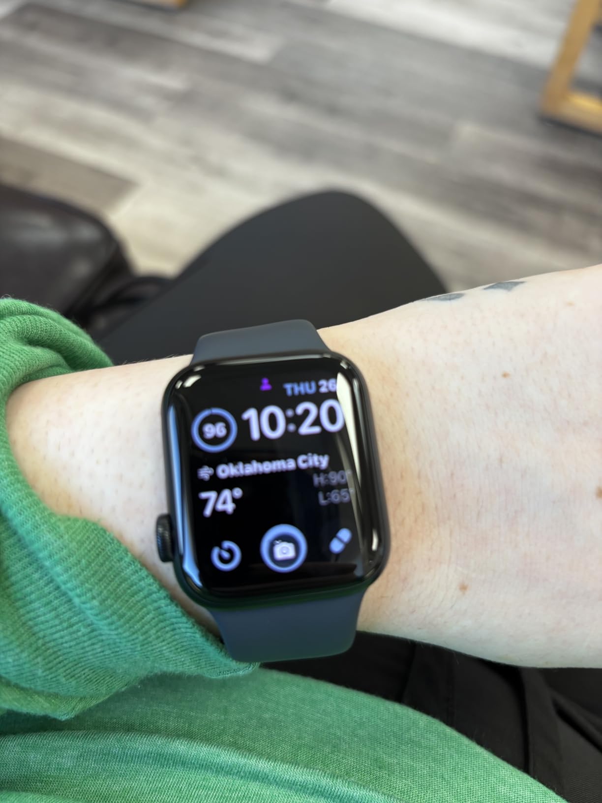 Apple Watch SE 3 [GPS 40mm] Smartwatch with Starlight Aluminum Case with Starlight Sport Band - S/M. Fitness and Sleep Trackers, Heart Rate Monitor, Always-On Display, Water Resistant customer photo 2