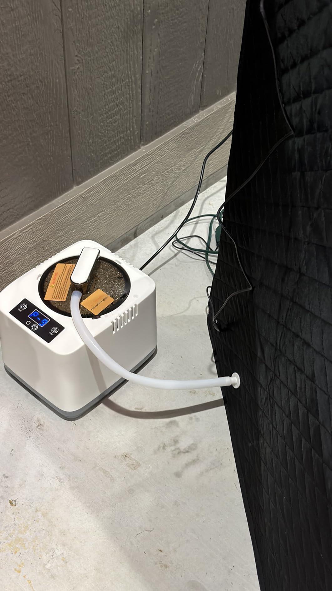 KASUE Portable Infrared Sauna, Steam Sauna with XL Steamer, 5-Layer Waterproof & Heat Insulation for Relaxation, Detoxification, Muscle Pain Relief Indoor & Outdoor customer photo 1