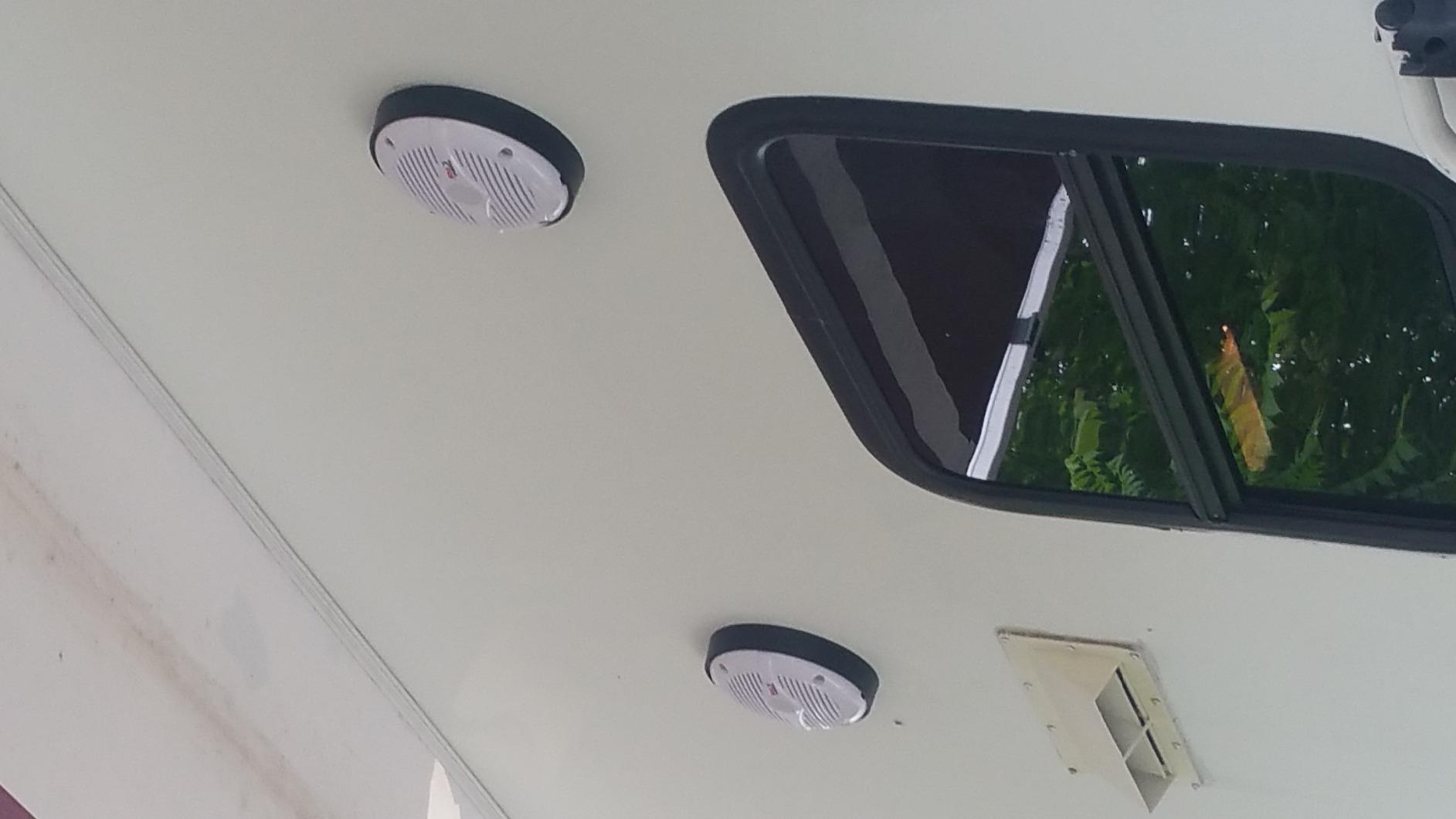 BOSS Audio Systems MR50W 5.25 Inch Marine Speakers (Pair), 150 Watts, 2 Way customer photo 1