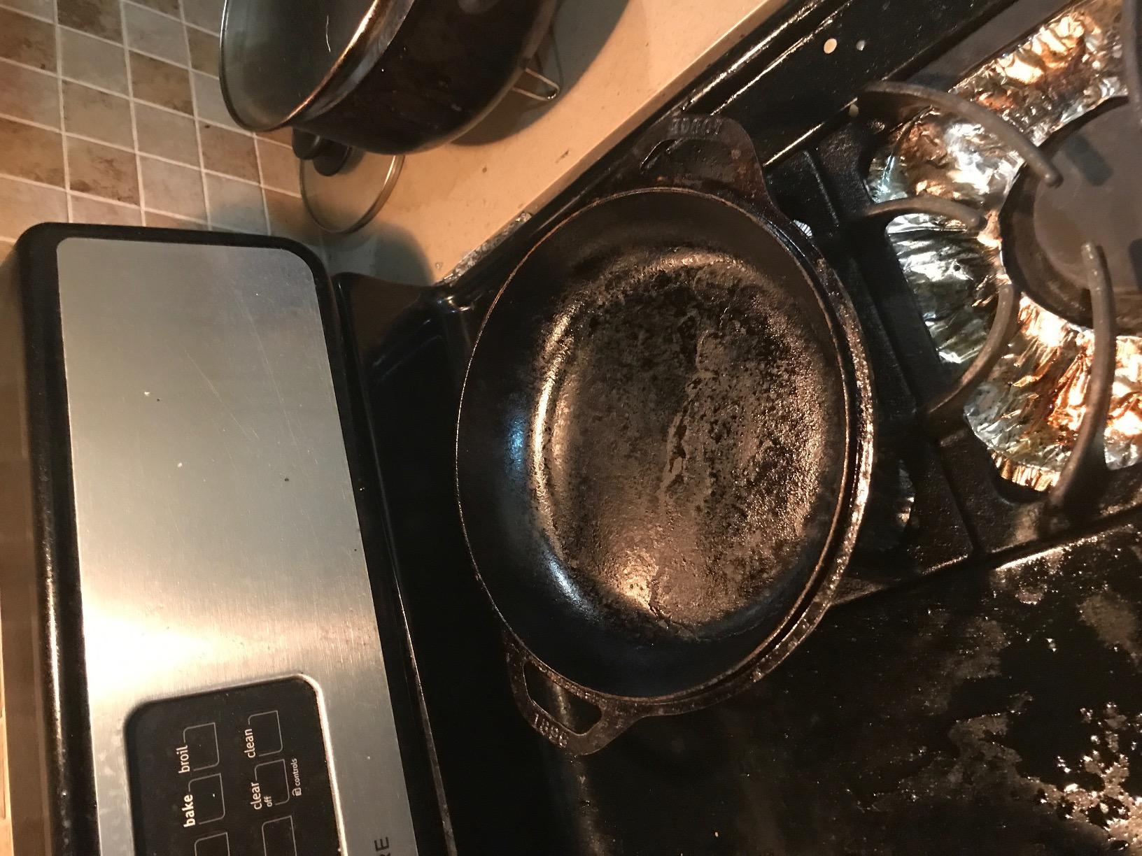 Lodge Cast Iron Double Dutch Oven, 2-in-1 Pot and Skillet Combo, 5 Quart customer photo 2