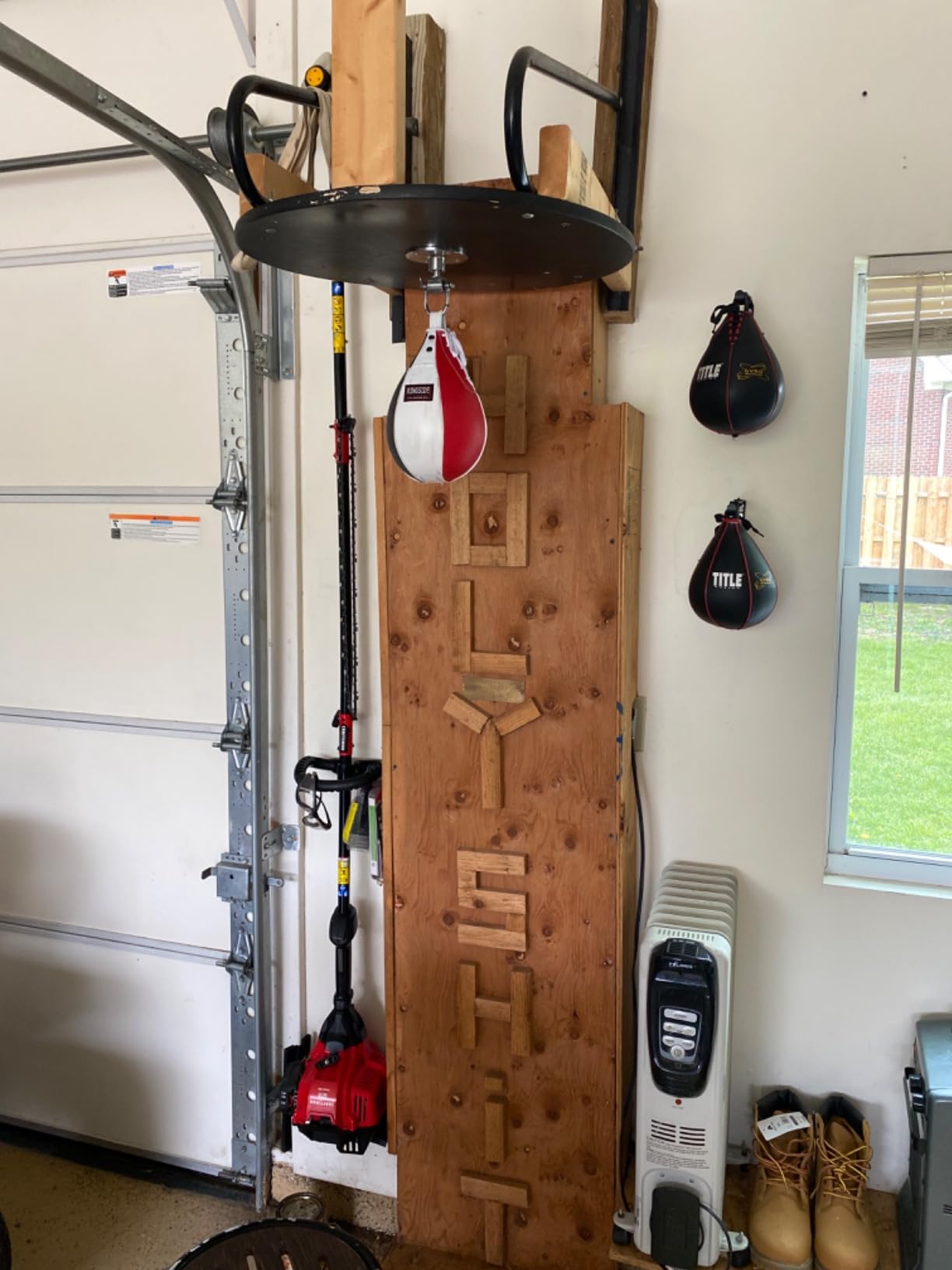 Ringside Boxing Speed Bag - Durable Leather Construction with Reinforced Triple-Stitched Seams and Heavy-Duty Attachment Loop,for Speed and Reflex Training customer photo 2