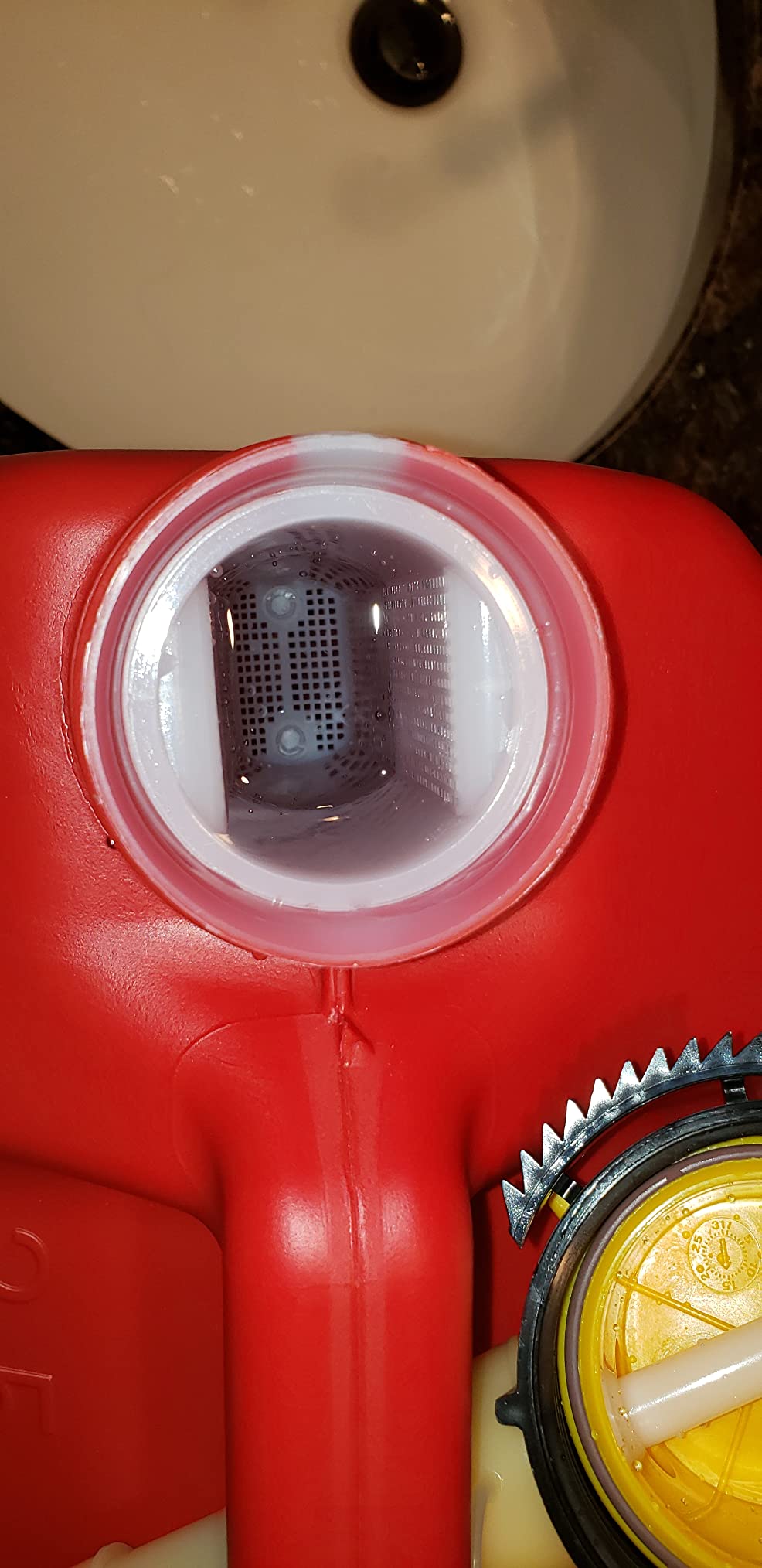 No Spill 1405 2.5 Gallon Gasoline Gas Can customer photo 2